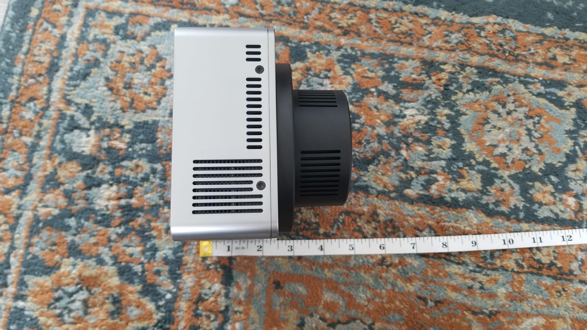 NEEWER HB80C RGBWW LED Video Light with Built-in 72Wh Battery & 100W PD Fast Charging, 80W Mini RGB COB Continuous Output Lighting Bowens Mount Handheld Spotlight 2500K-7500K, 10400lux/m, 18 Effects customer photo 1