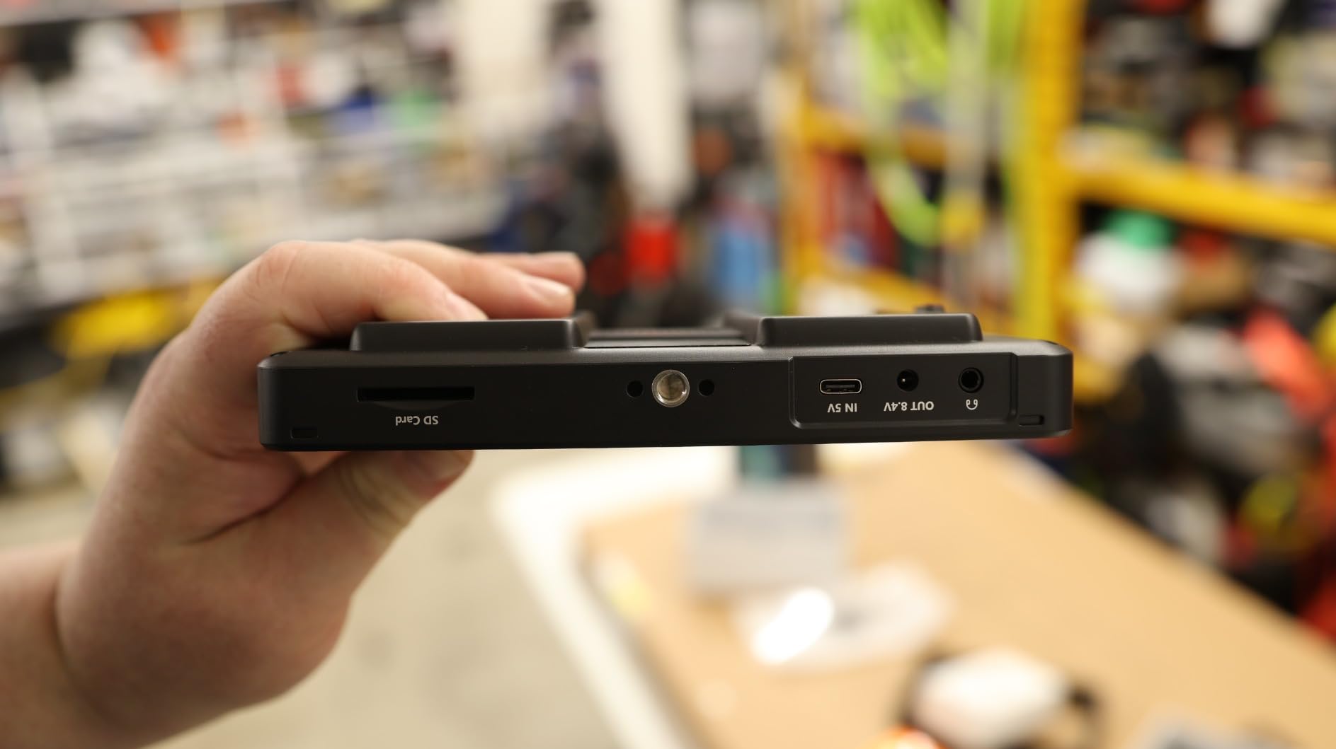 NEEWER F700 7