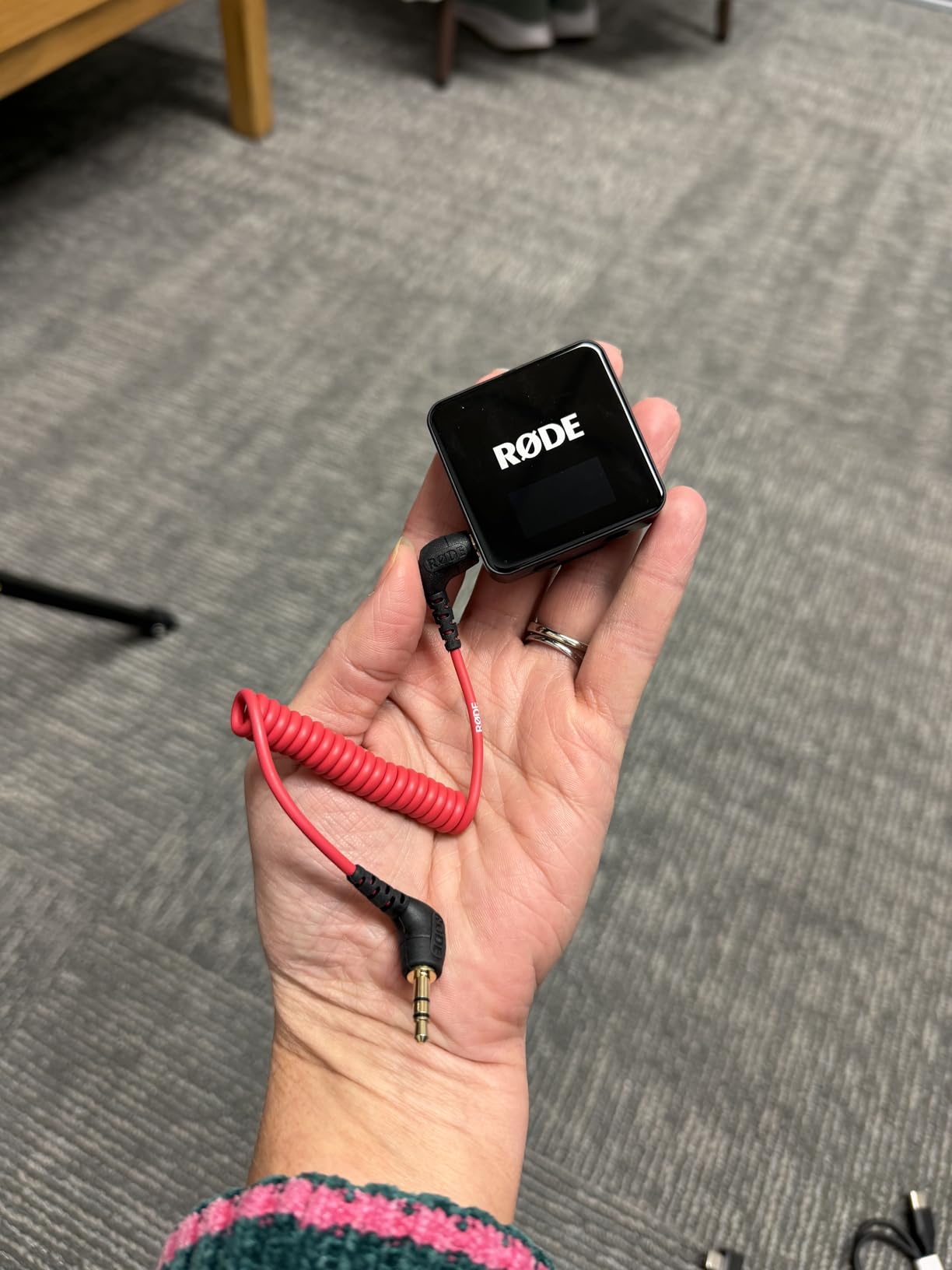 RØDE Wireless GO III (Gen 3) – Compact Wireless Mic – Pristine Audio, 32-bit Float Recording, Automatic Level Control, for Phones, Cameras and Computers (Black) | 32-bit Float Recording, Automatic Level Control, for Phones, Cameras and Computers (Black) customer photo 1