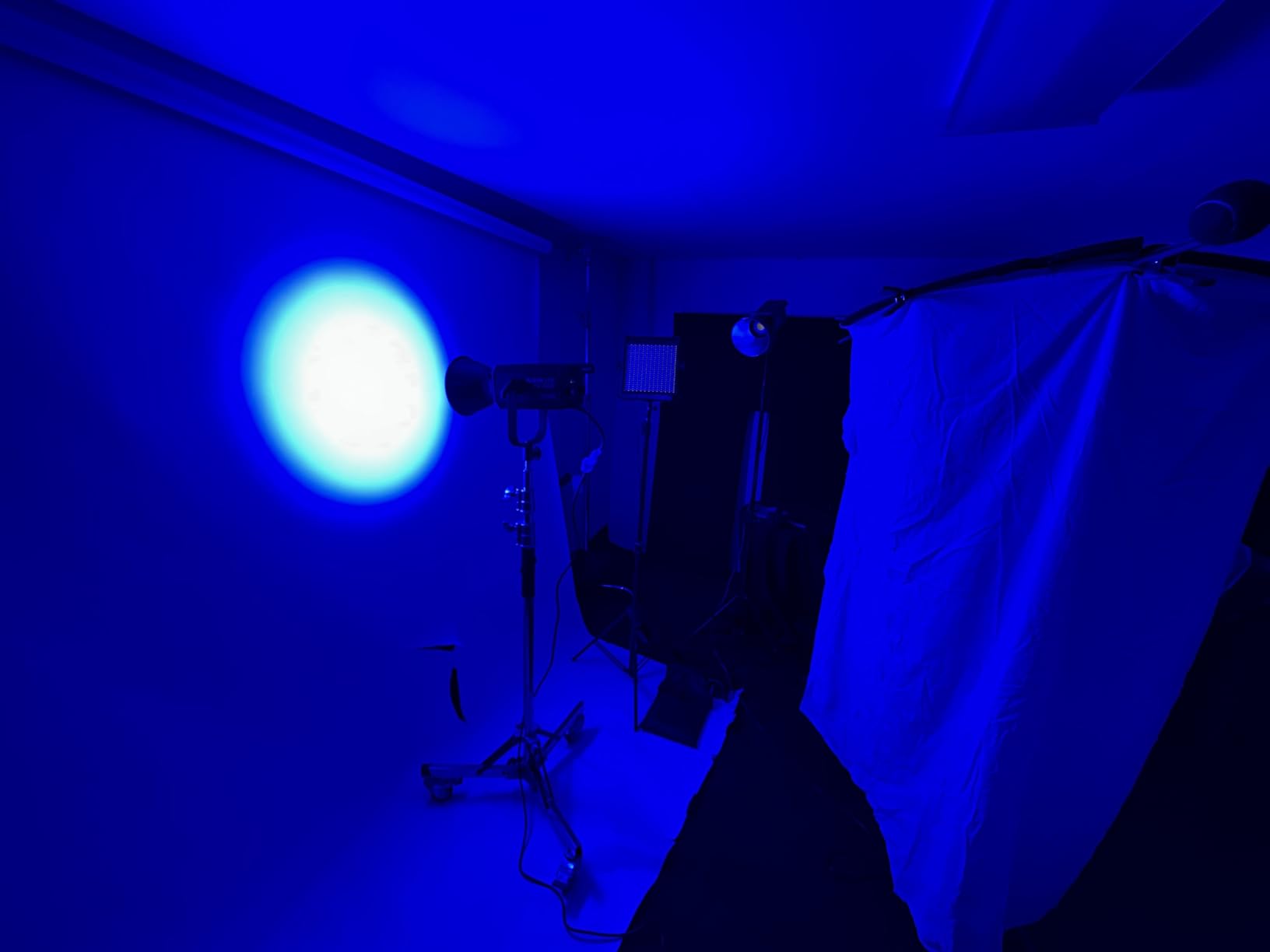 Nanlite FS-300C 300W RGB Studio Spotlight | COB LED Video Light Bowens Mount customer photo 2