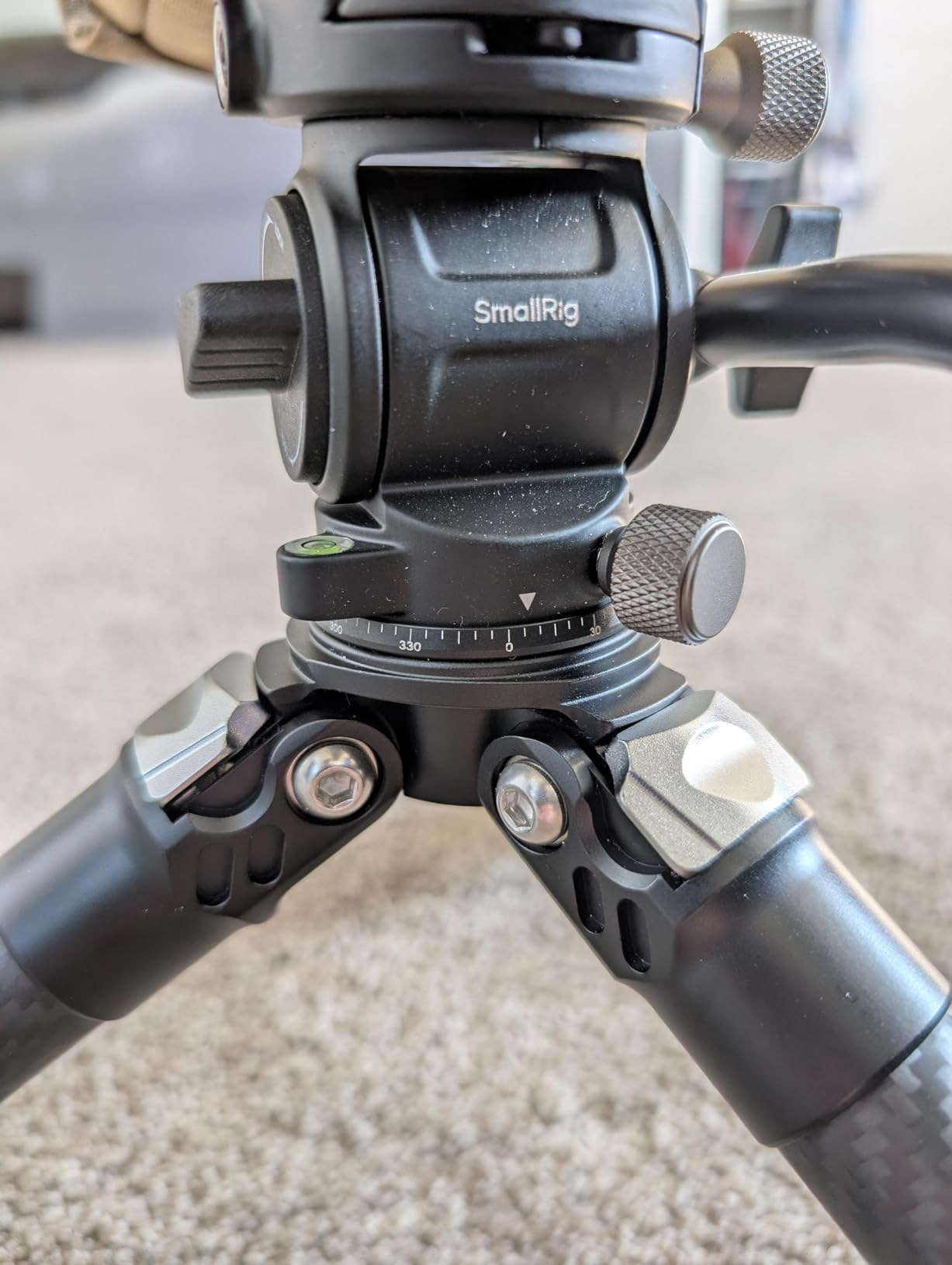 SmallRig Carbon Fiber Tabletop Tripod Kit - 5025 customer photo 2