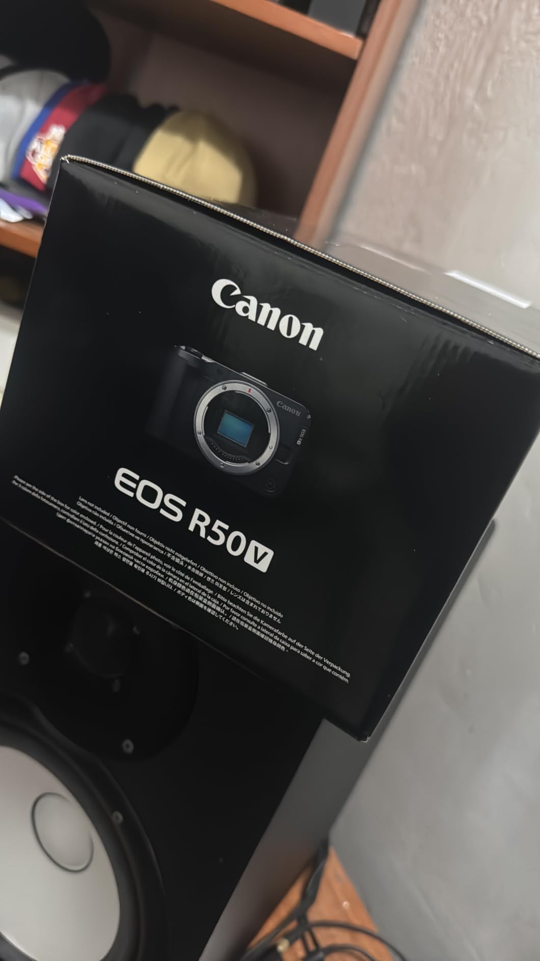 Canon EOS R50 V Mirrorless Camera (Body Only) - APS-C Digital Camera, Flip Screen 4K Video, Interchangeable Lens Camera for Vlogging, Content Creation, Streaming, Filming, Podcasts, TikTok customer photo 1