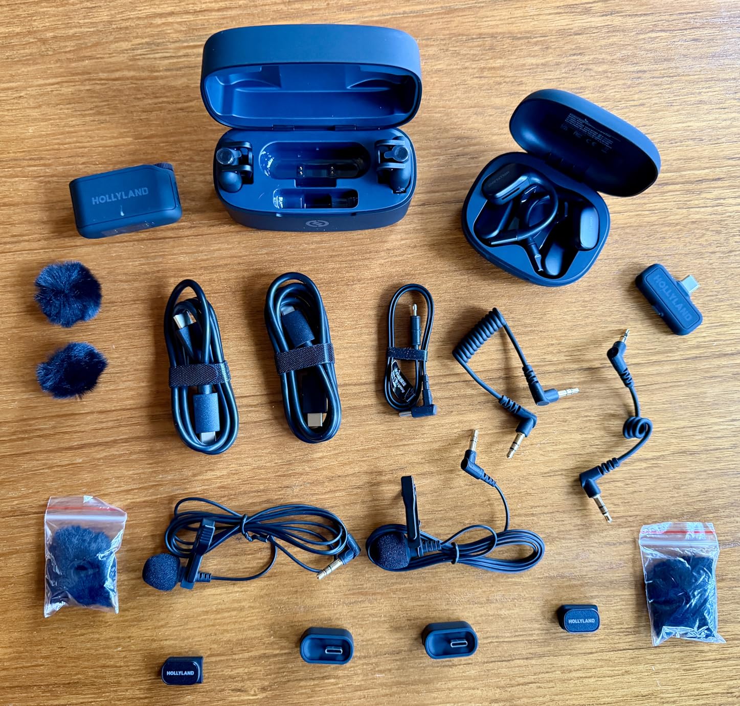 Hollyland Lark MAX 2 Wireless Microphone for iPhone/Camera/Android, AI Noise Cancel, Wireless Monitoring, 32bit Full-Chain Audio, Timecode (Ultimate Combo, 2TX+2RX+OWS Earphones + Charging Case) customer photo 1