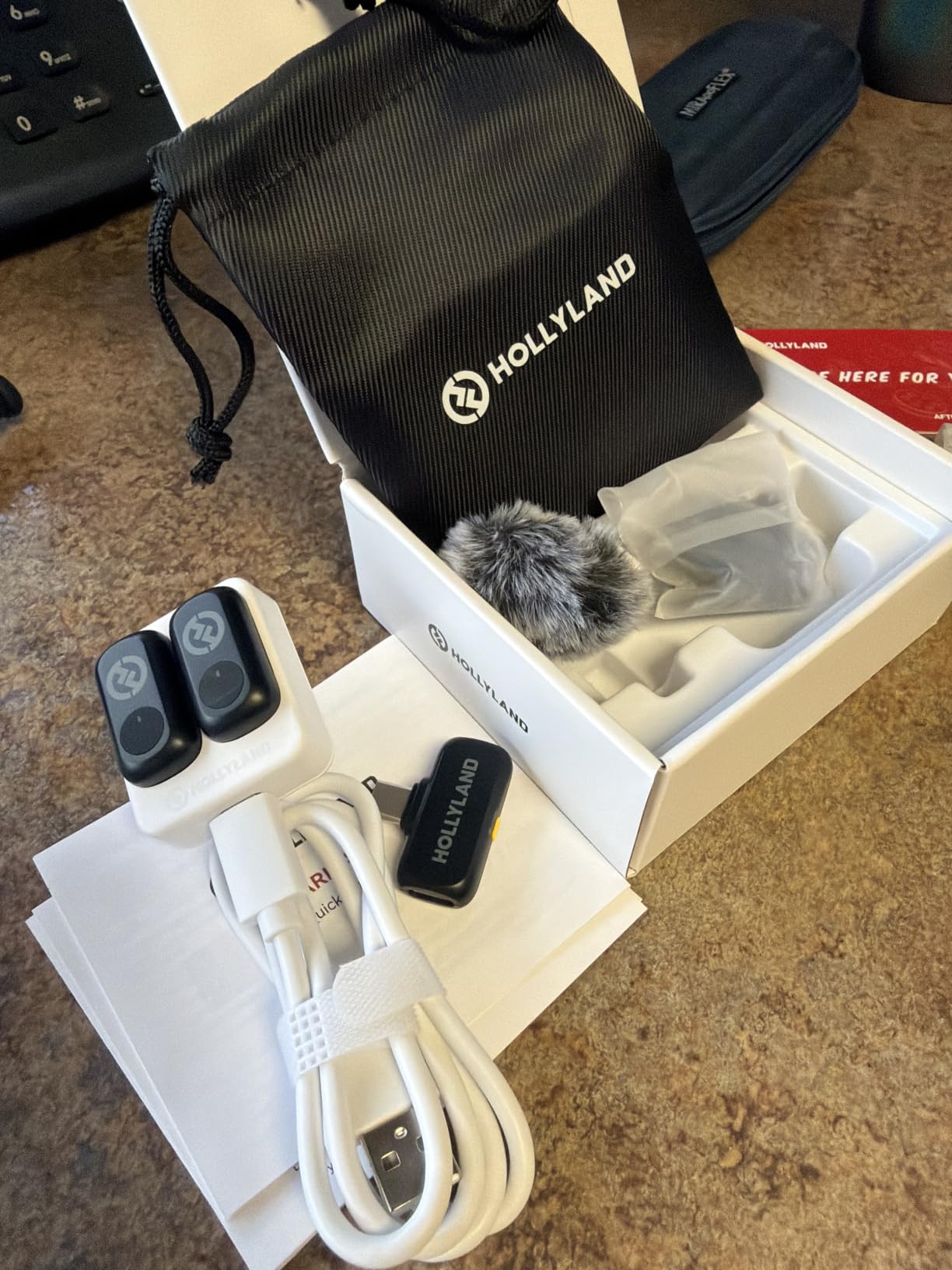 Hollyland Lark A1(2TX + USB-C RX), Wireless Microphone for iPhone & Android customer photo 2
