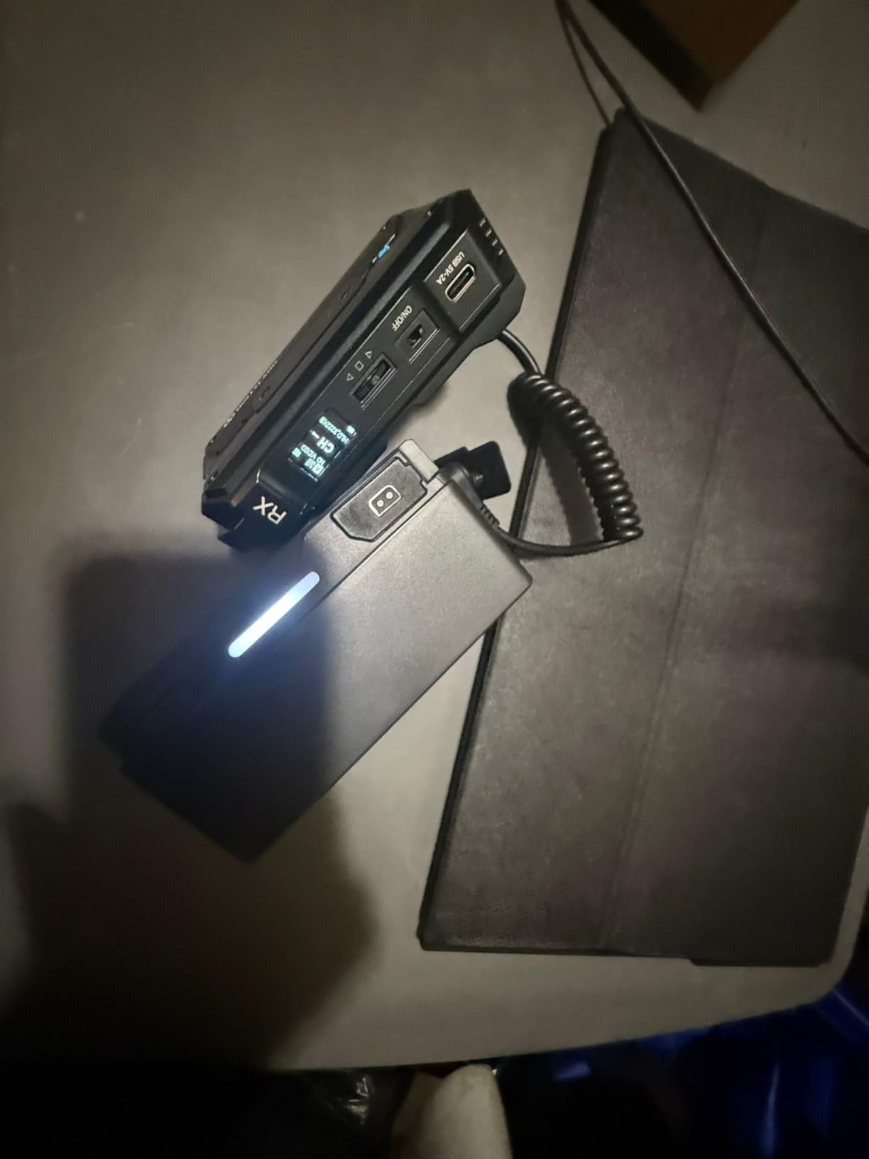 K&F CONCEPT V Mount Battery, 99Wh 6700mAh V-Mount Battery with PD 100W USB-C Fast Charging, with Dual D-TAP/A/USB-C/DC/TFT Display/Emergency Light for Camera, Camcorder, Monitor, Video Light customer photo 1
