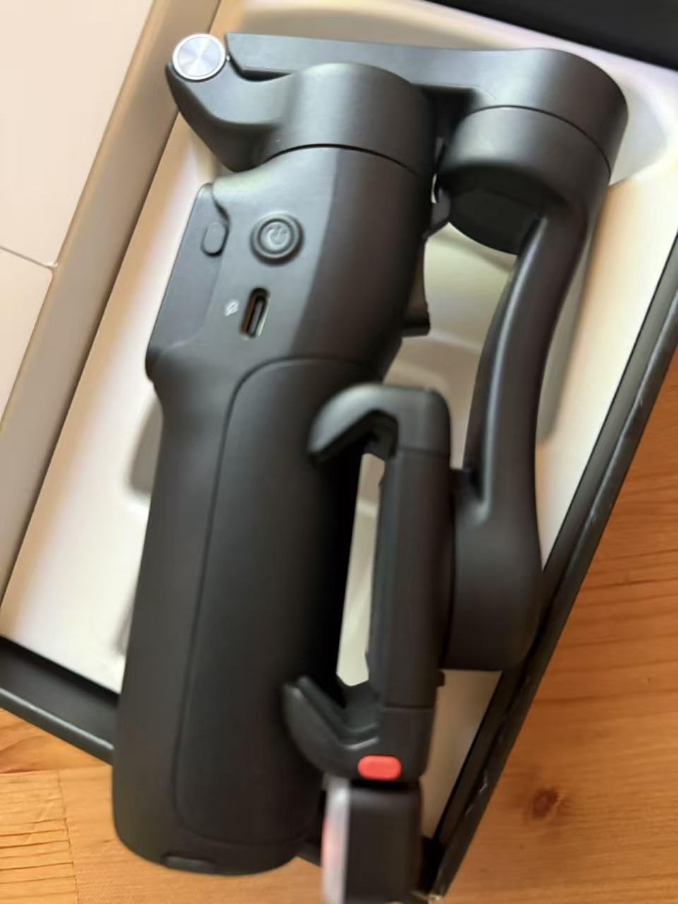 hohem iSteady V3 Ultra Gimbal Stabilizer for iPhone, Phone Gimbal with AI Auto Tracking, Detachable Touchscreen Remote, Built-in Extension Rod, Tripod, Fill Light, for Vlog, Travel, Pet, Fitness customer photo 1