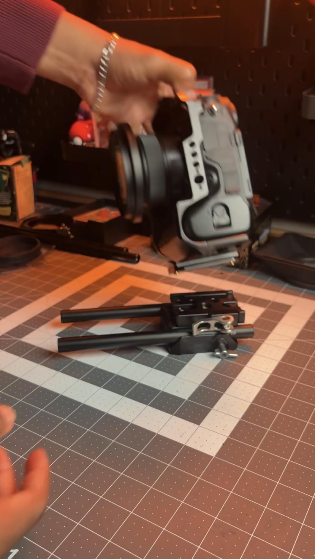 SMALLRIG Universal Quick Release Mount Plate Kit for Arca-Type, Built in Clamp and Plate, with 1/4''-20 & 3/8''-16 Threaded Holes- 2144B customer photo 1