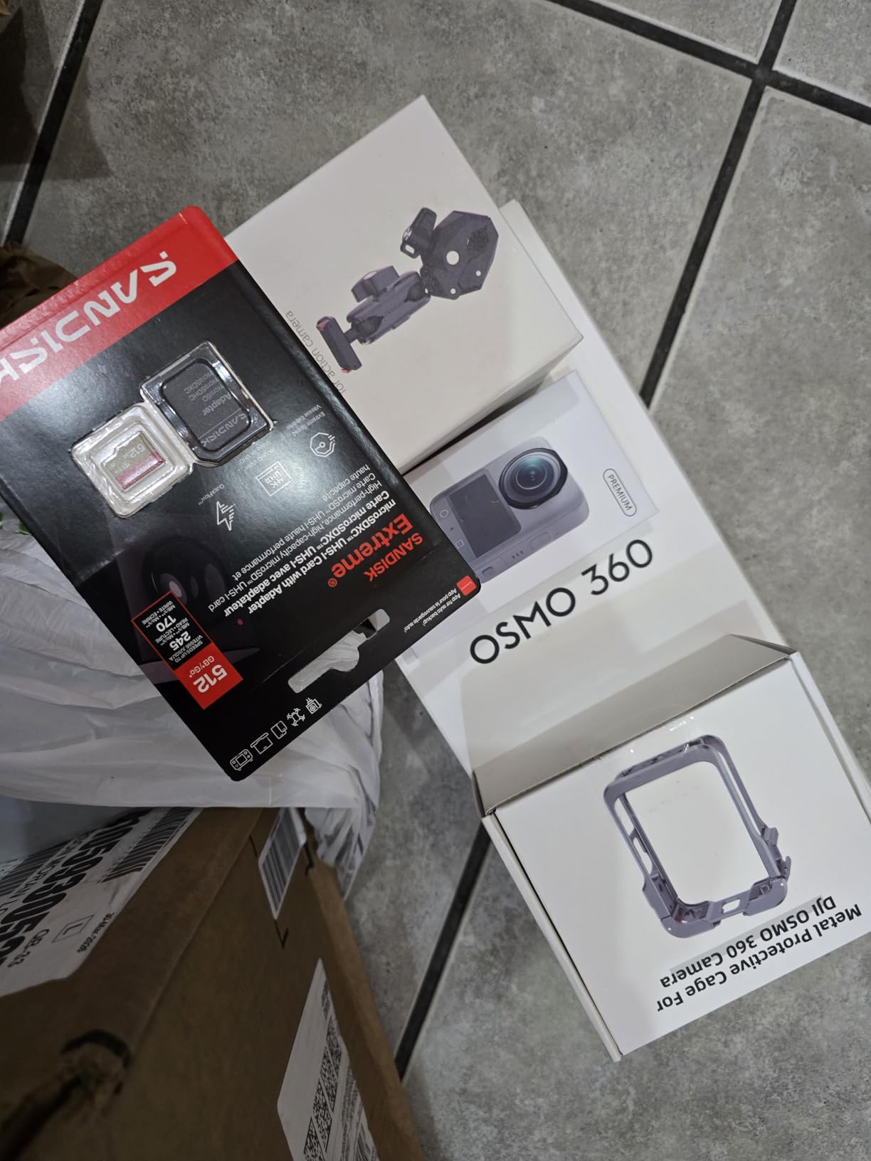 DJI Osmo 360 Essential Combo, 360 Action Camera customer photo 1