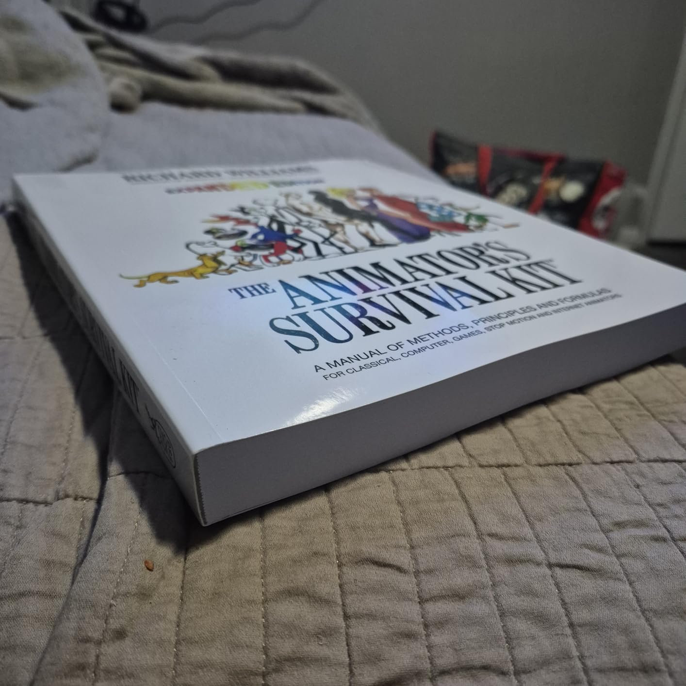 The Animator's Survival Kit: A Manual of Methods, Principles and Formulas for Classical, Computer, Games, Stop Motion and Internet Animators customer photo 1