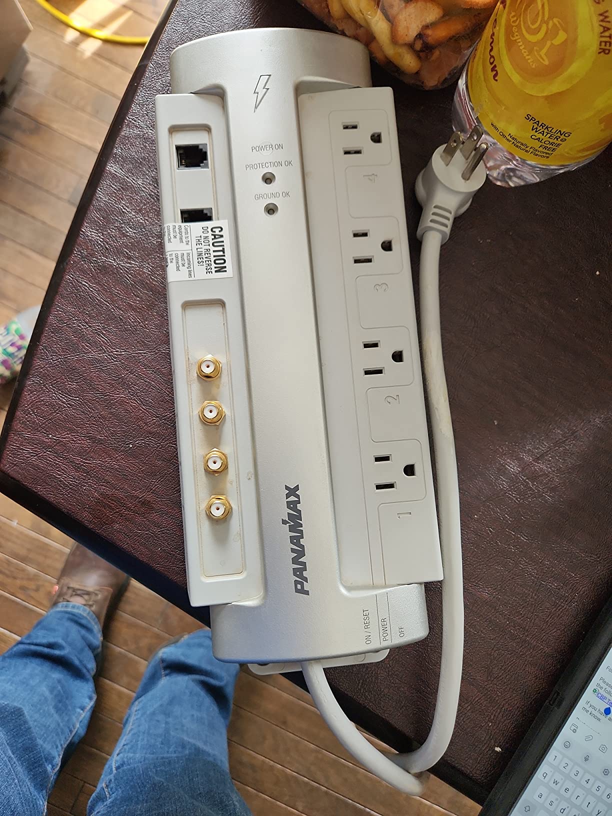 Panamax M8-AV Hi-Definition 8 Outlet Surge Protector customer photo 2