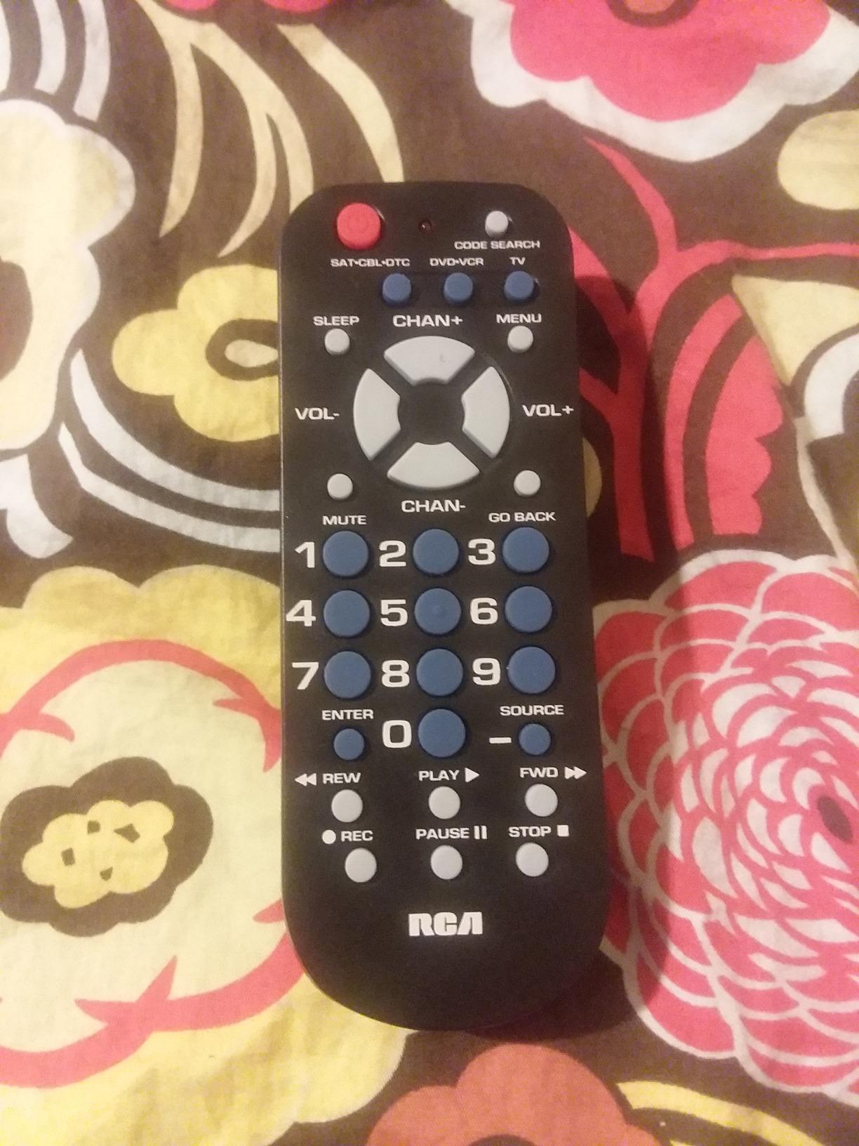 RCA 3-Device Palm-Sized Universal Remote, Long Range IR, Replaces Most Major Remote Brands, Designed for Comfort, RCR503BE customer photo 1