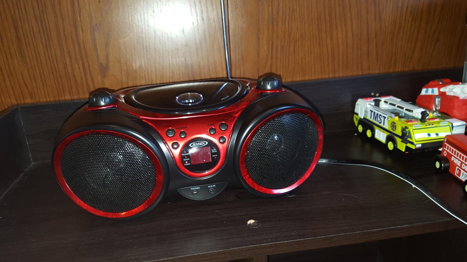 JENSEN CD-490 Portable Stereo CD Player with AM/FM Radio and Aux Line-in, Red and Black customer photo 1