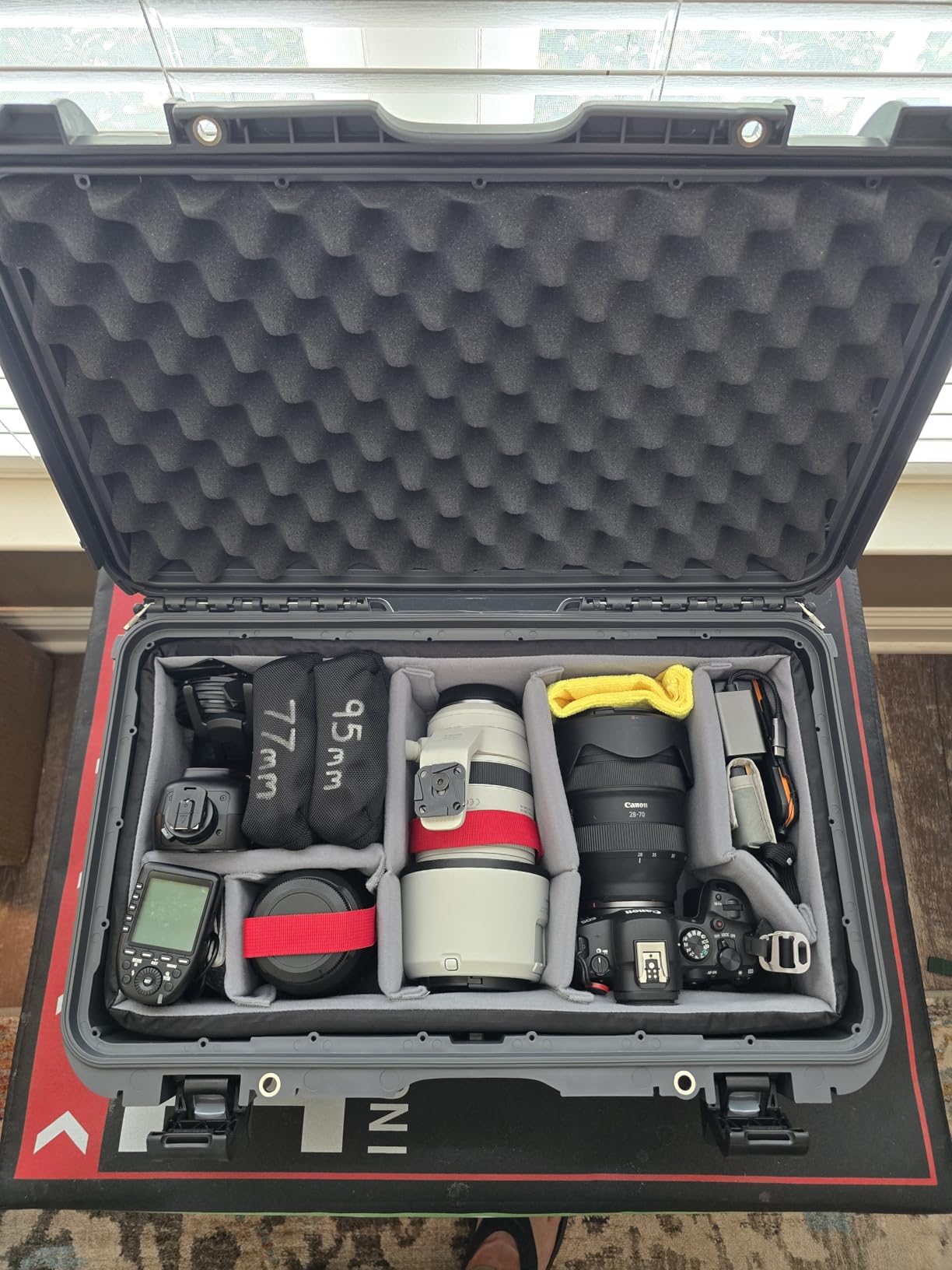 NANUK 935 Hard Case for Camera & Lenses with Padded Divider – Waterproof Equipment Case with Wheels, 22” x 14” x 9” – Dustproof, Impact Resistant, Carry-On Approved for Most Airlines – Black customer photo 1