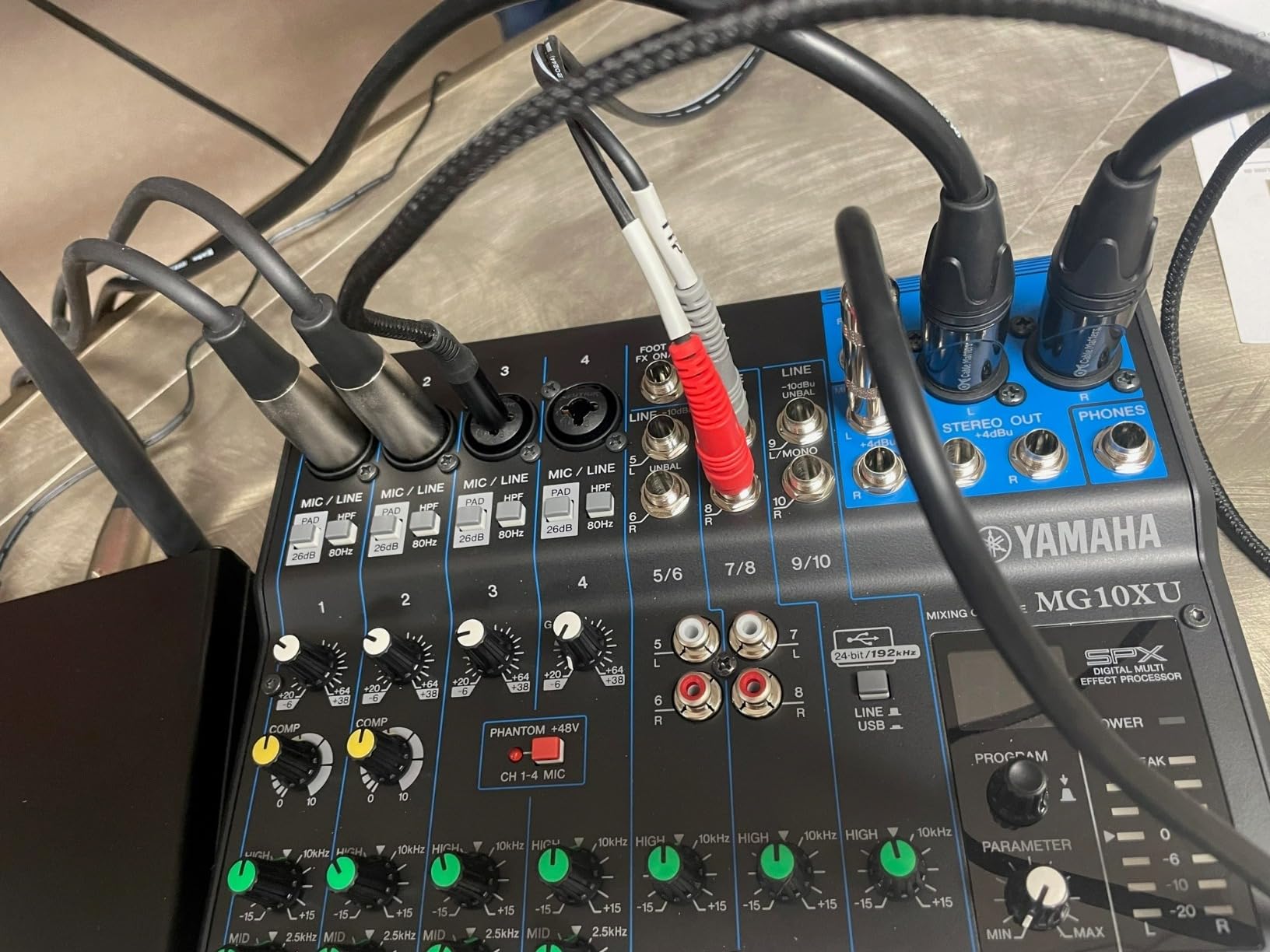 YAMAHA MG10XU 10-Input Stereo Mixer with Effects customer photo 2