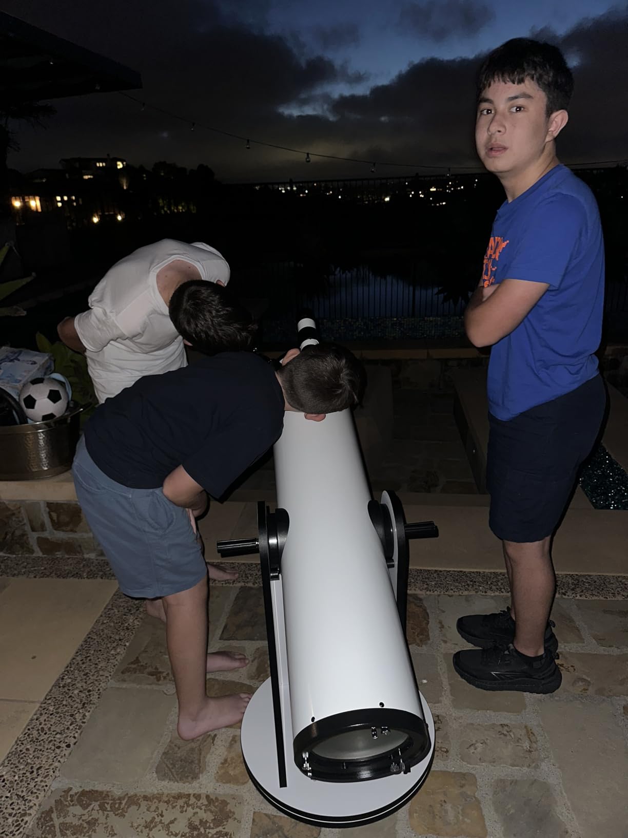 Sky Watcher Sky-Watcher Classic 150 Dobsonian 6-inch Telescope – Solid-Tube – Simple, Traditional Design – Easy to Use, Perfect for Beginners, White (S11600) customer photo 2
