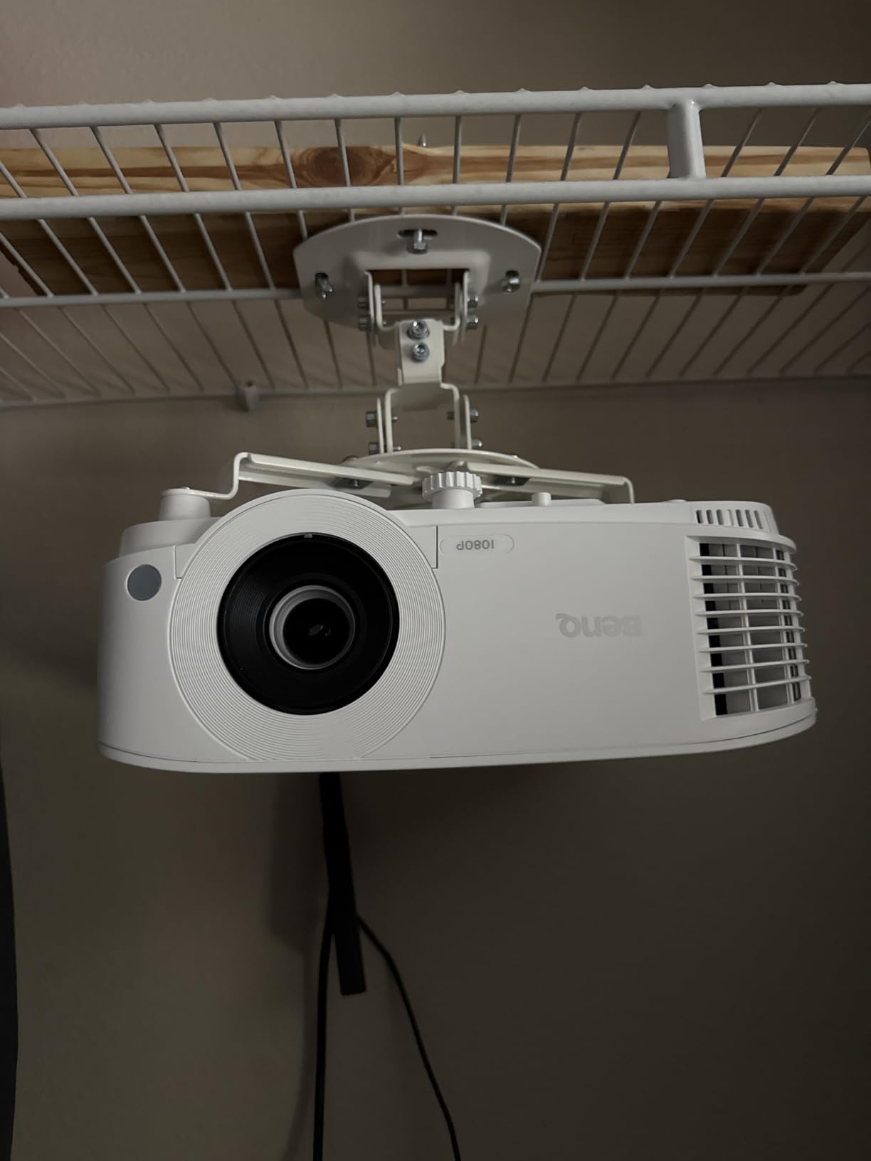 VIVO Universal Adjustable Ceiling Projector, Projection Mount Extending Arms Mounting Bracket, White, MOUNT-VP01W customer photo 1