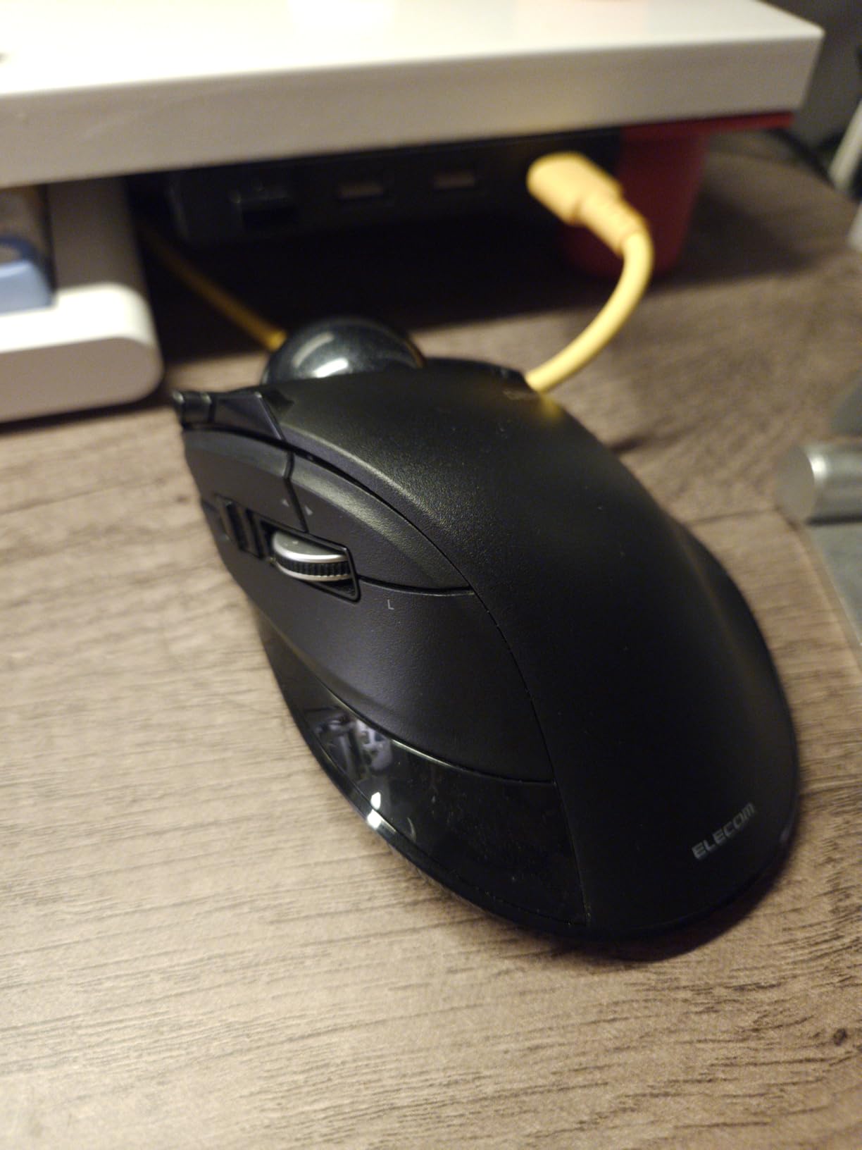 ELECOM Deft Trackball Mouse Wireless, Ergonomic M-DT2DRBK customer photo 1