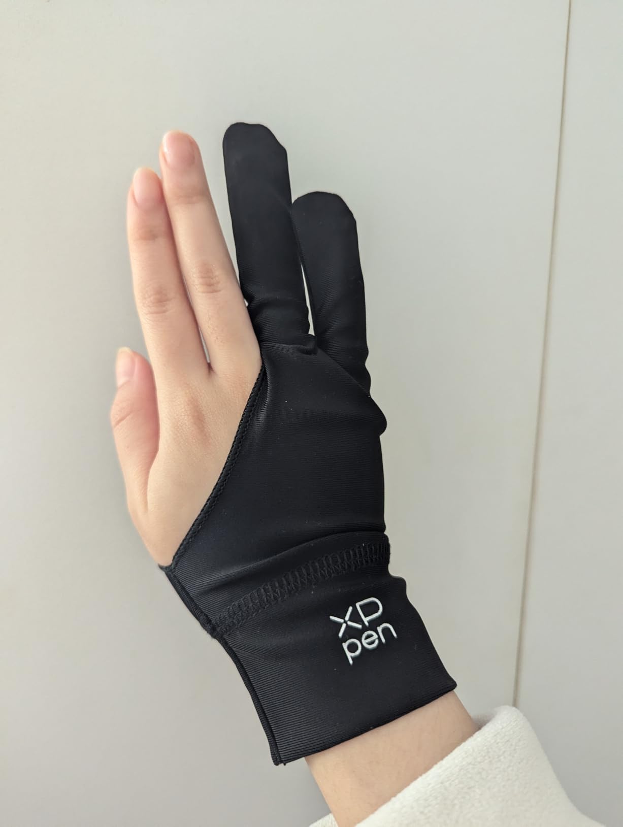 XPPen Artist Drawing Glove 2-Fingers Glove for Graphics Drawing Tablet Suitable for Right Hand and Left Hand (Size M) Black customer photo 2