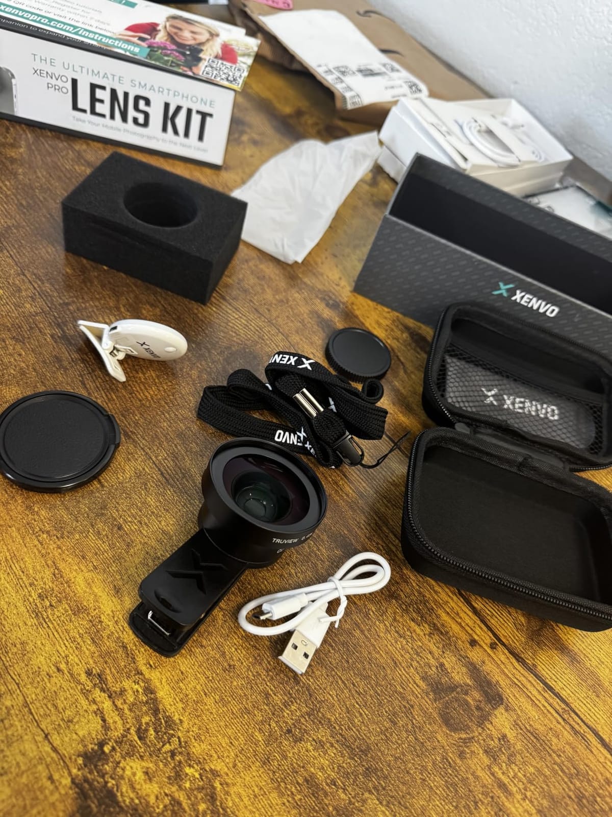 Xenvo Pro Lens Kit for iPhone and Android, Macro and Wide Angle Lens with LED Light and Travel Case Black customer photo 1