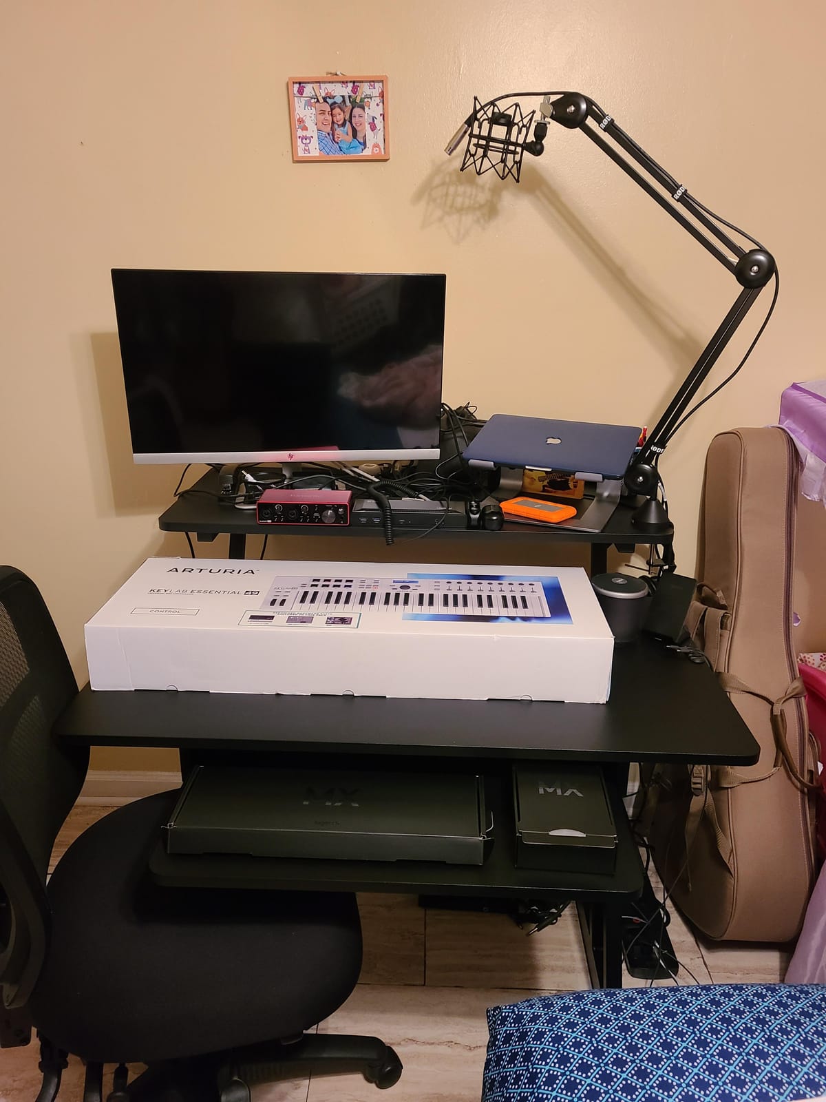 On-Stage WS7500 Series Wood Studio Workstation - Black customer photo 1