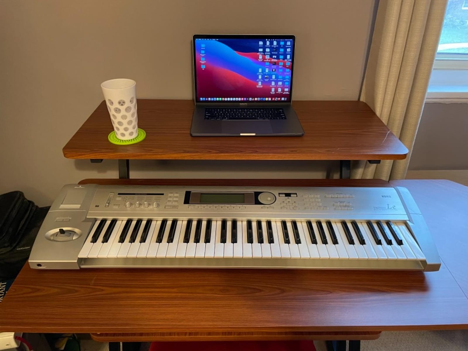 On-Stage WS7500 Series Wood Studio Workstation - Black customer photo 2