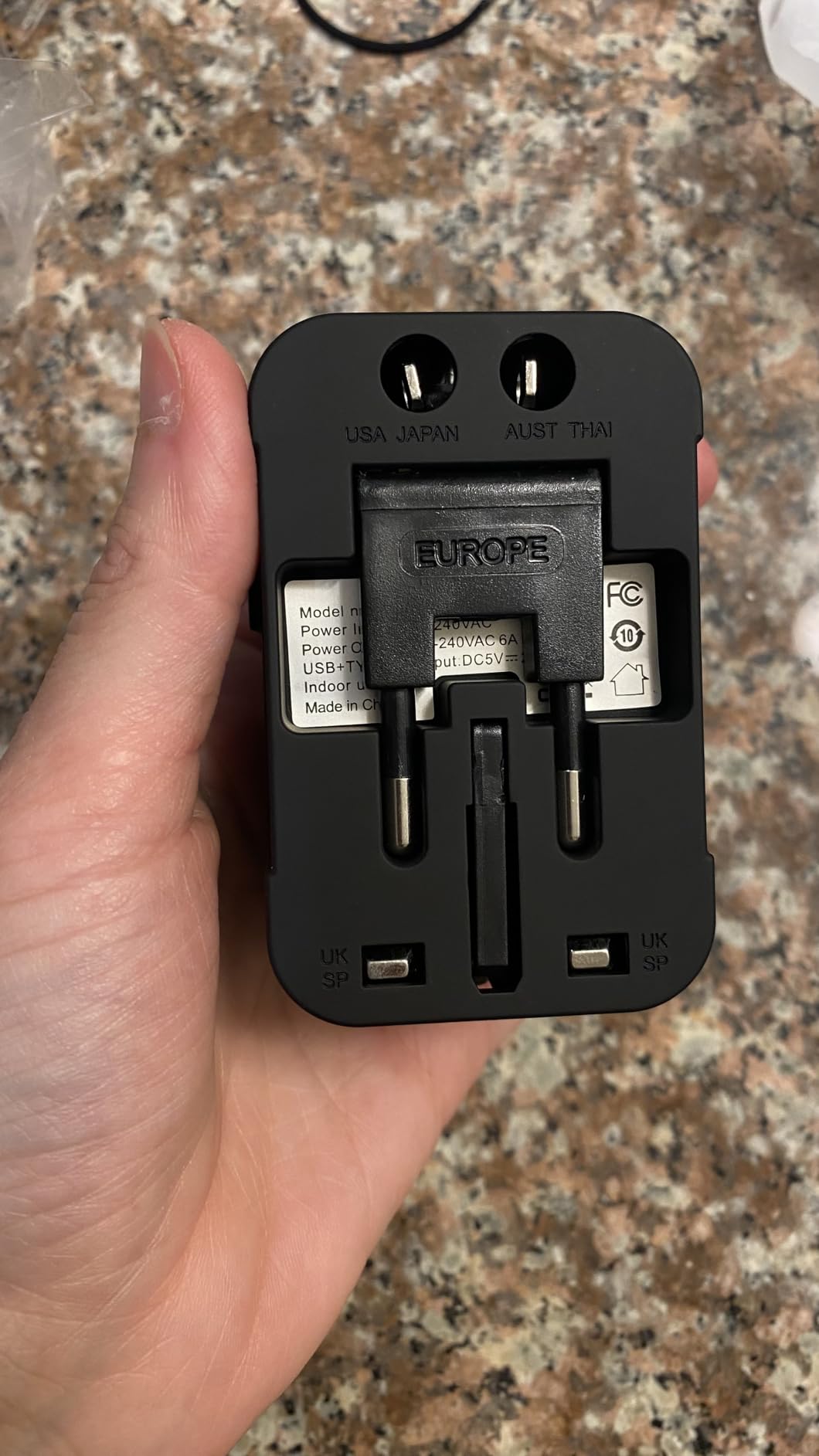 Universal Travel Adapter USB C, All in One Worldwide Plug Adapter, Black customer photo 1