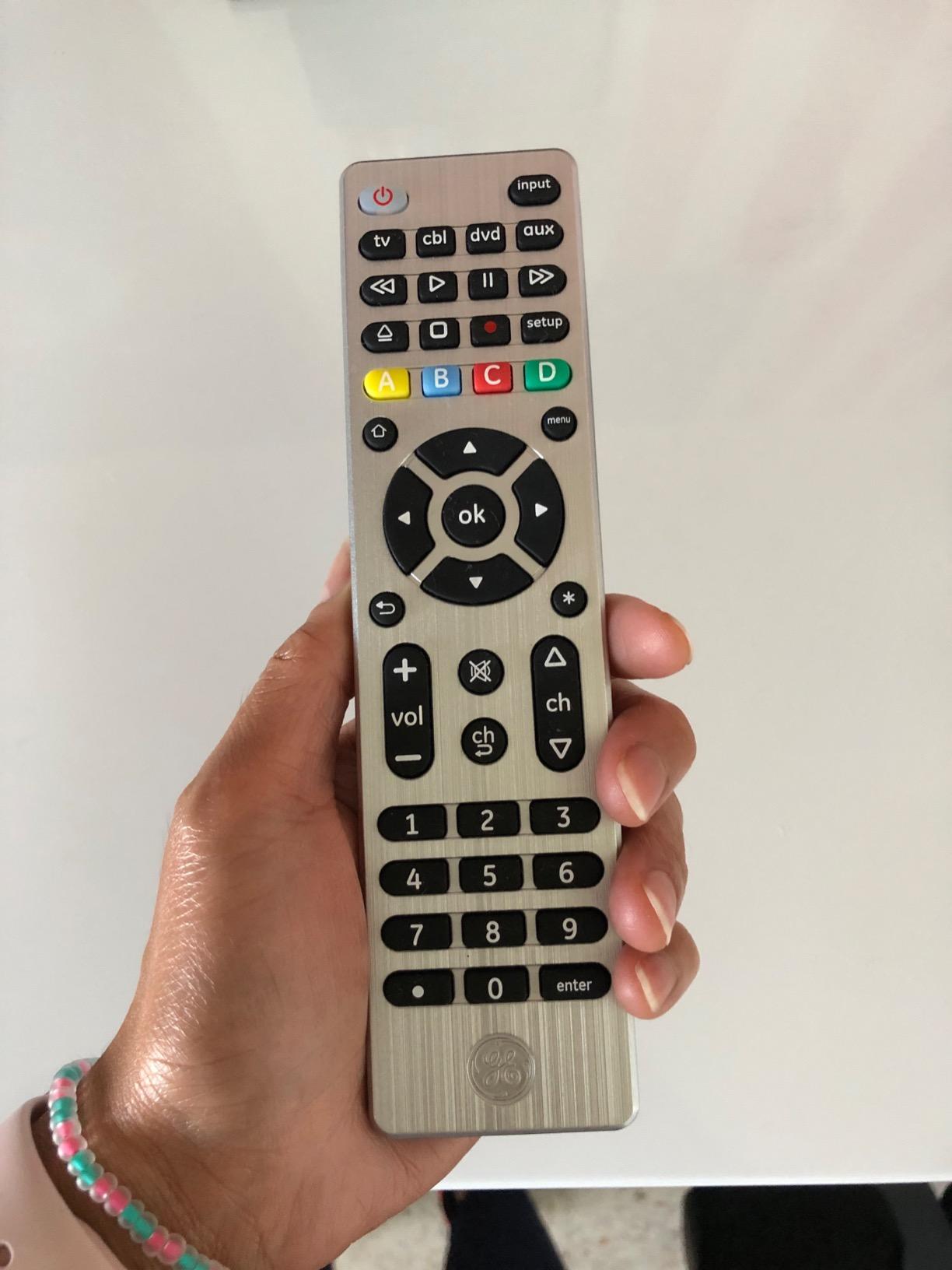 GE Universal Remote Control for Samsung LG RokuTV Vizio Sony Philips Sharp customer photo 1