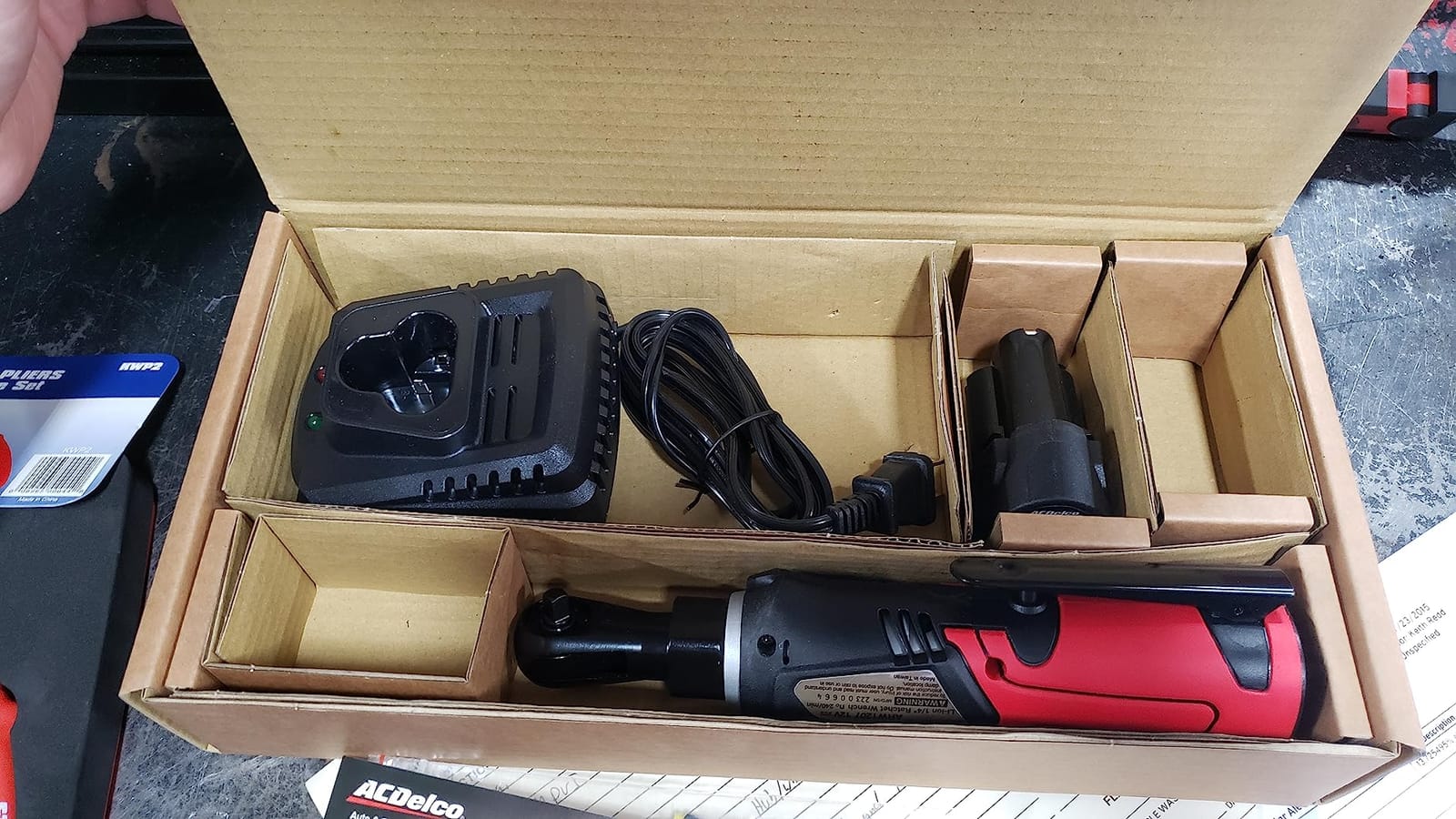 ACDelco ARW1207P G12 Series 12V Cordless Li-ion 1/4” 30 ft-lbs. Torque Ratchet Wrench Tool Kit , Red customer photo 2