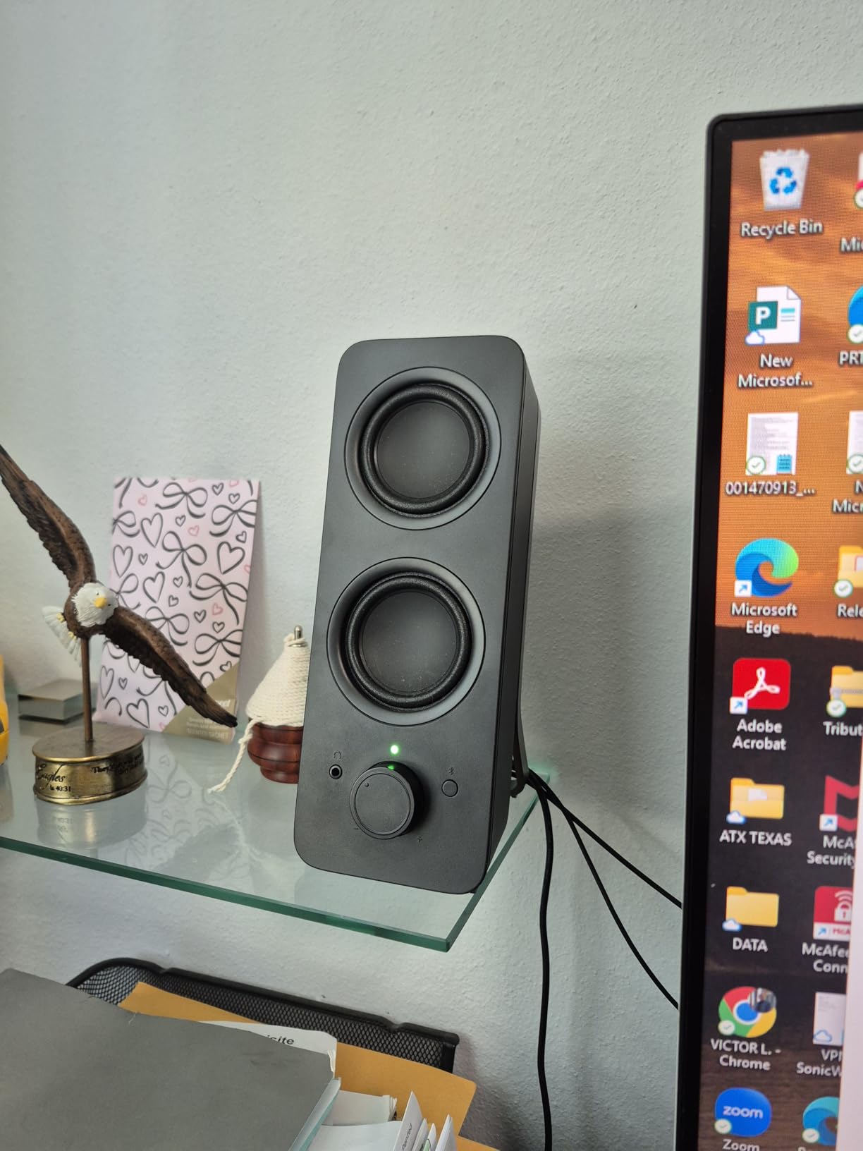 Logitech Z207 2.0 Stereo Computer Speakers with Bluetooth | 10 Watts peak power, active drivers with passive radiators, 3.5 mm input and headphone jack, ideal for PC setups customer photo 1
