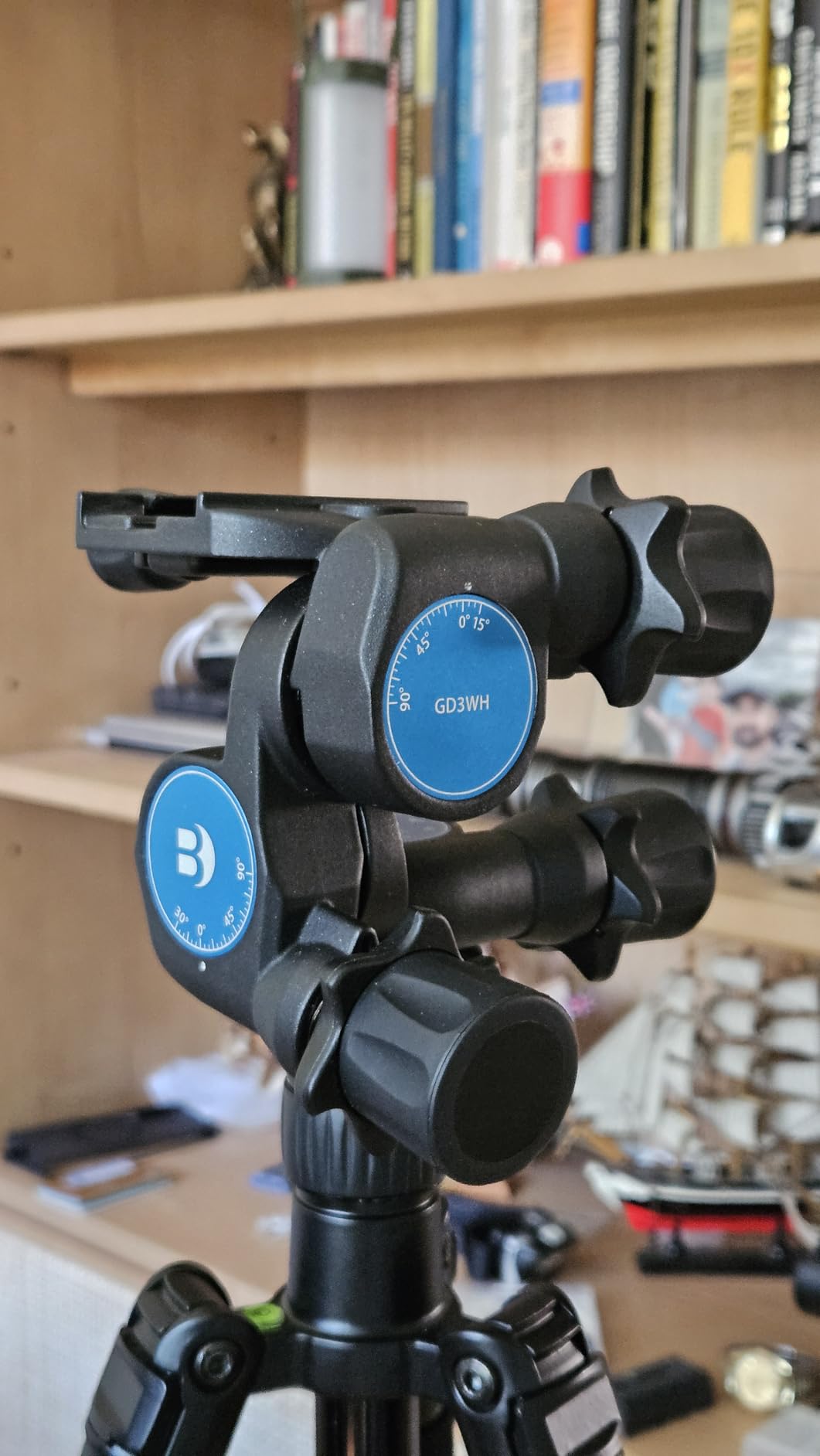 Benro Precision Geared Tripod Head, Ideal for Studio and Still Life, Arca-Swiss Compatible Quick Release Plate, 13.2 lb. Capacity- Black (GD3WH) customer photo 2