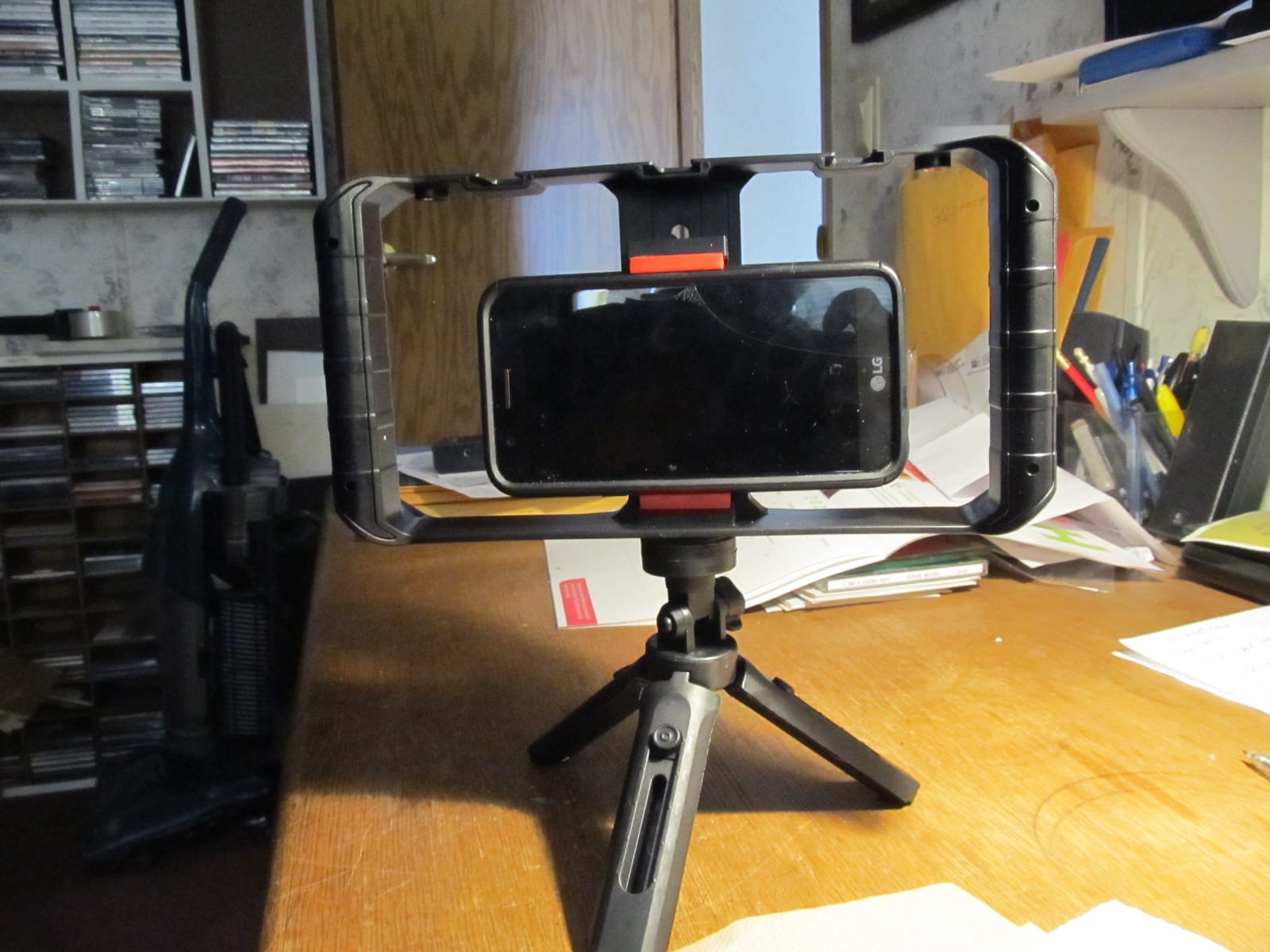 Ulanzi U Rig Pro Video Rig for iPhone, Phone Stabilizer Rig w Triple Cold Shoe Mount,Phone Tripod Mount for iPhone 16 15 14 13 12 11 Pro Max XS Max X 8 plus OnePlus 7 Pro Samsung Google Pixel Vlogging customer photo 2