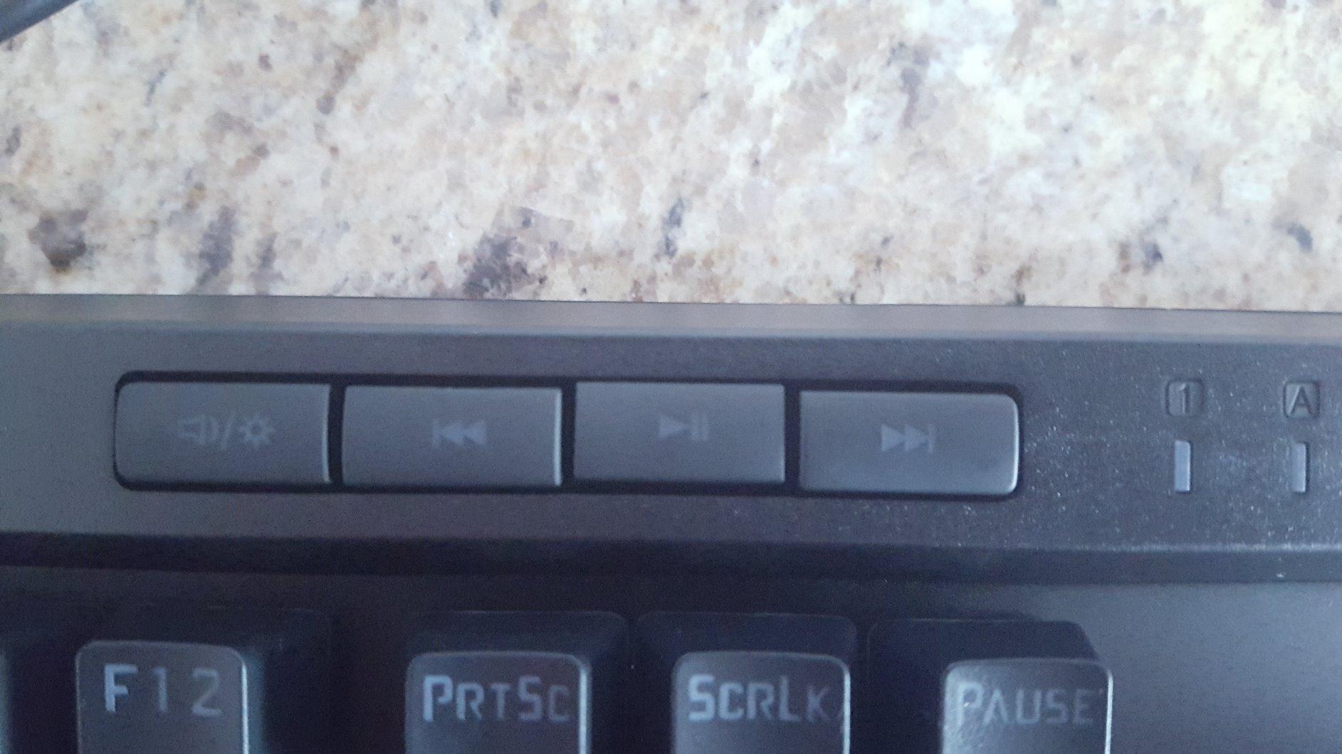 Redragon K580 Wired RGB Mechanical Gaming Keyboard, Macro Key & Media Wheel customer photo 1