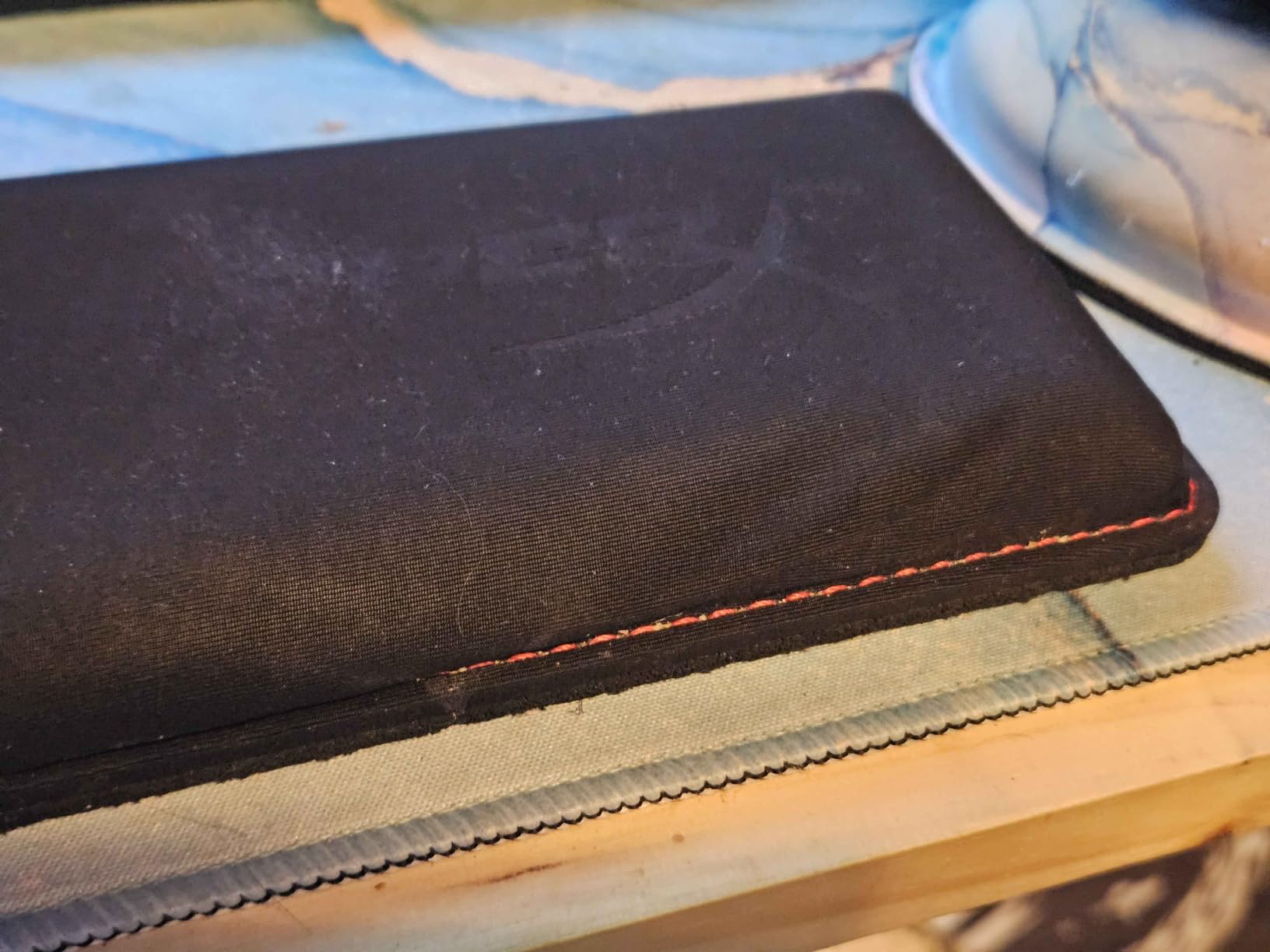 HyperX Wrist Rest - Full Sized - Cooling Gel - Memory Foam - Anti-Slip - Ergonomic - Keyboard Accessory, Black customer photo 2