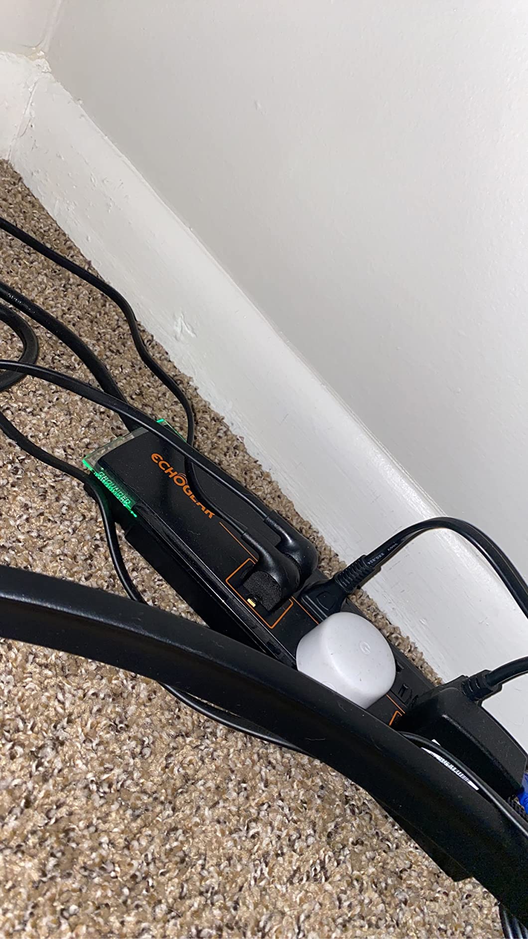 ECHOGEAR ShockBlocker 8 Outlet Surge Protector Power Strip - Slim Design Can Power & Protect Your Entire TV, Office, Or Gaming Setup - Advanced Surge Suppressor with 3420 Joules of Protection customer photo 1