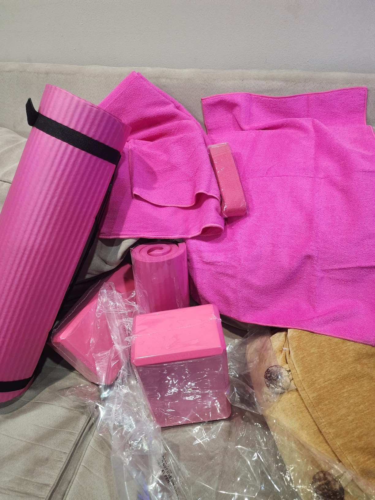 BalanceFrom 7-Piece Yoga Set with 71x24x0.5 Inches Extra Thick Mat and Carrying Sling – Includes 2 Blocks, Stretch Strap, 2 Towels, and Knee Pad for Home, Studio, and Gym Workouts customer photo 1