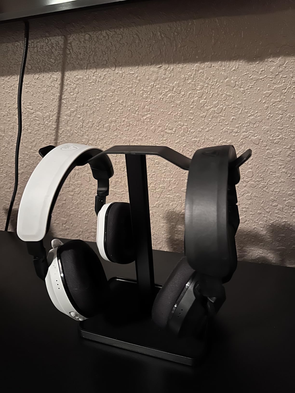 Avantree Neetto HS908 - Dual Headphone Stand for Desk customer photo 2