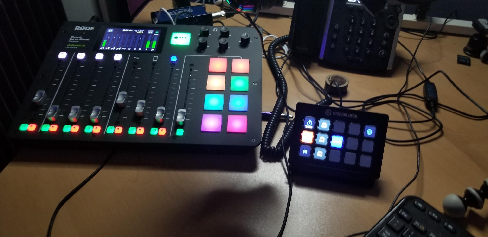 RØDE RØDECaster Pro All-in-One Production Solution for Podcasting customer photo 2