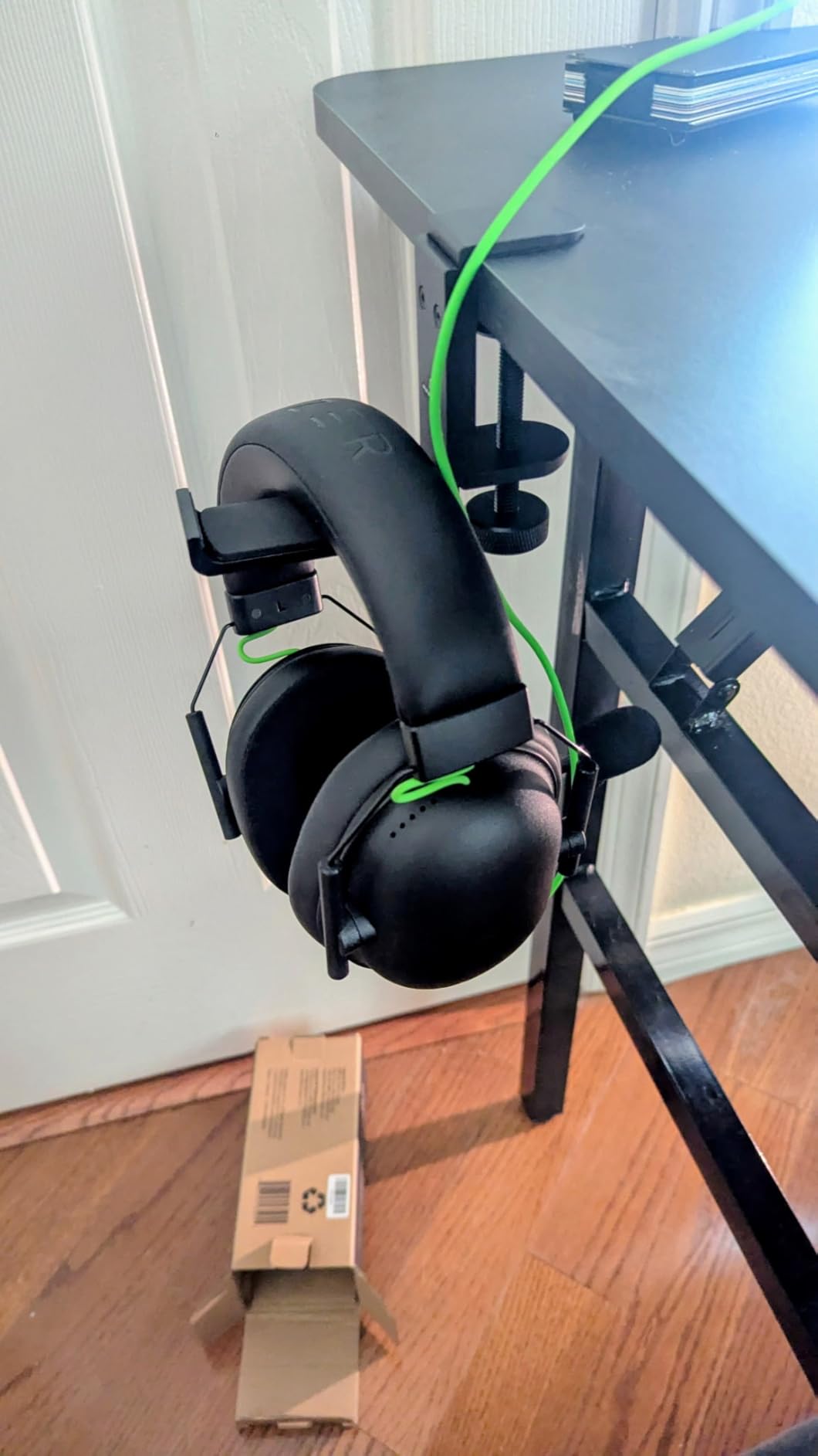 New Foldable Headphone Stand Hanger Holder Aluminum Headset Soundbar Stand Clamp Hook Under Desk Space Save Mount, Universal Fit Gaming Headphones, Black customer photo 1