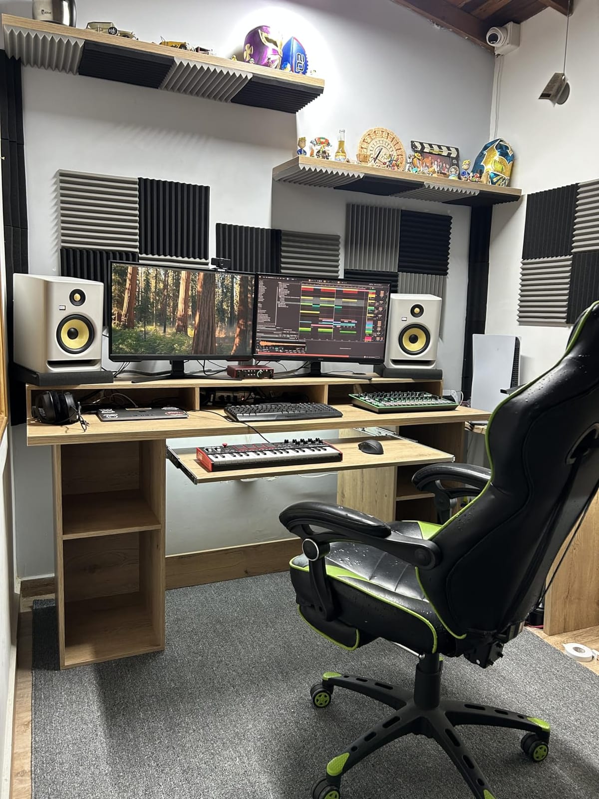 JBER 4Pack Acoustic Foam Corner Bass Traps, Studio Foam Corner Block Finish customer photo 2