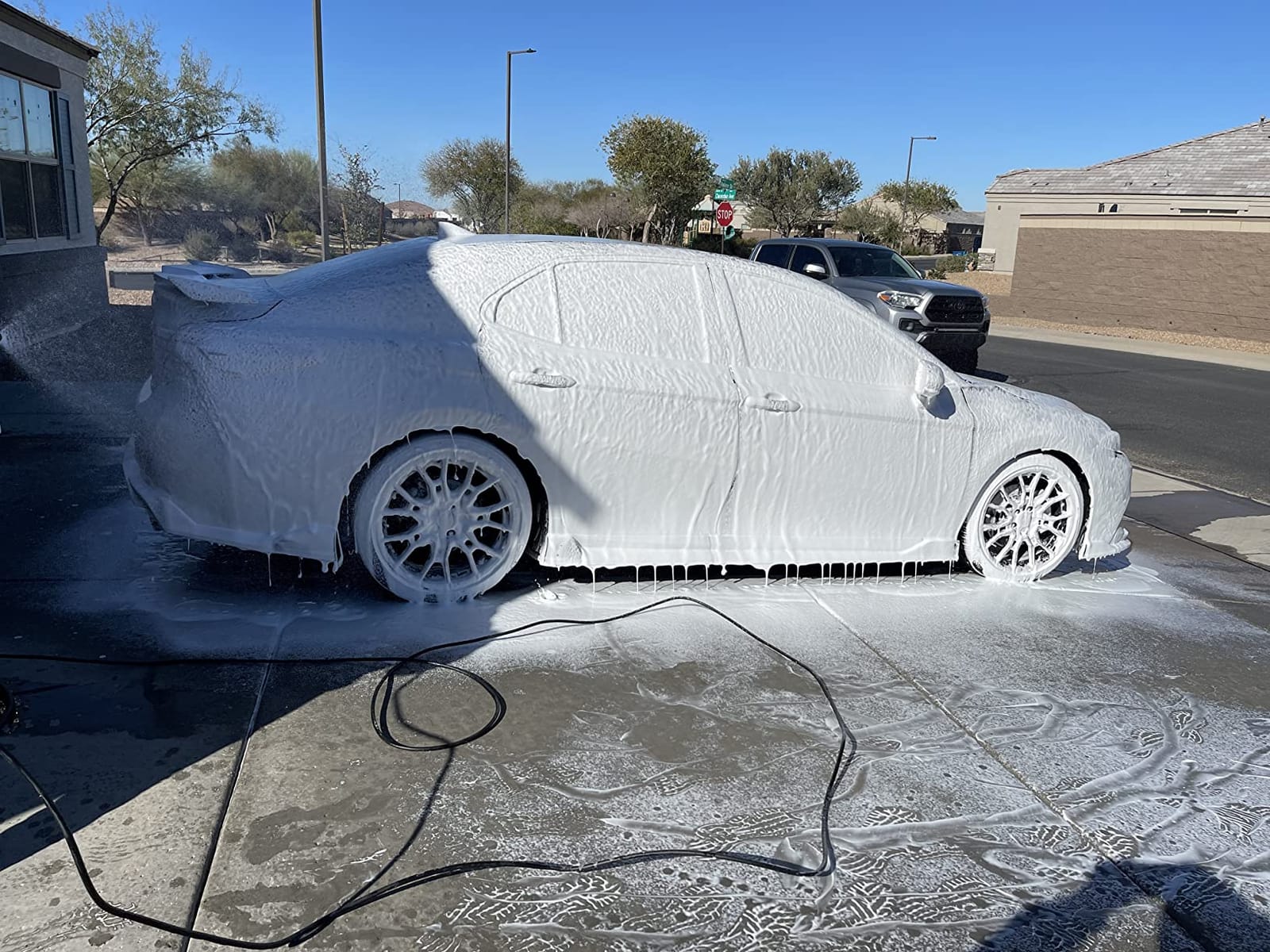 Amazon Basics Foam Cannon with 1/4-Inch Quick Connector for Pressure Washer, Snow Foam Lance for Car Washing, Adjustable Nozzle, 33-Ounce (1 Liter) customer photo 1