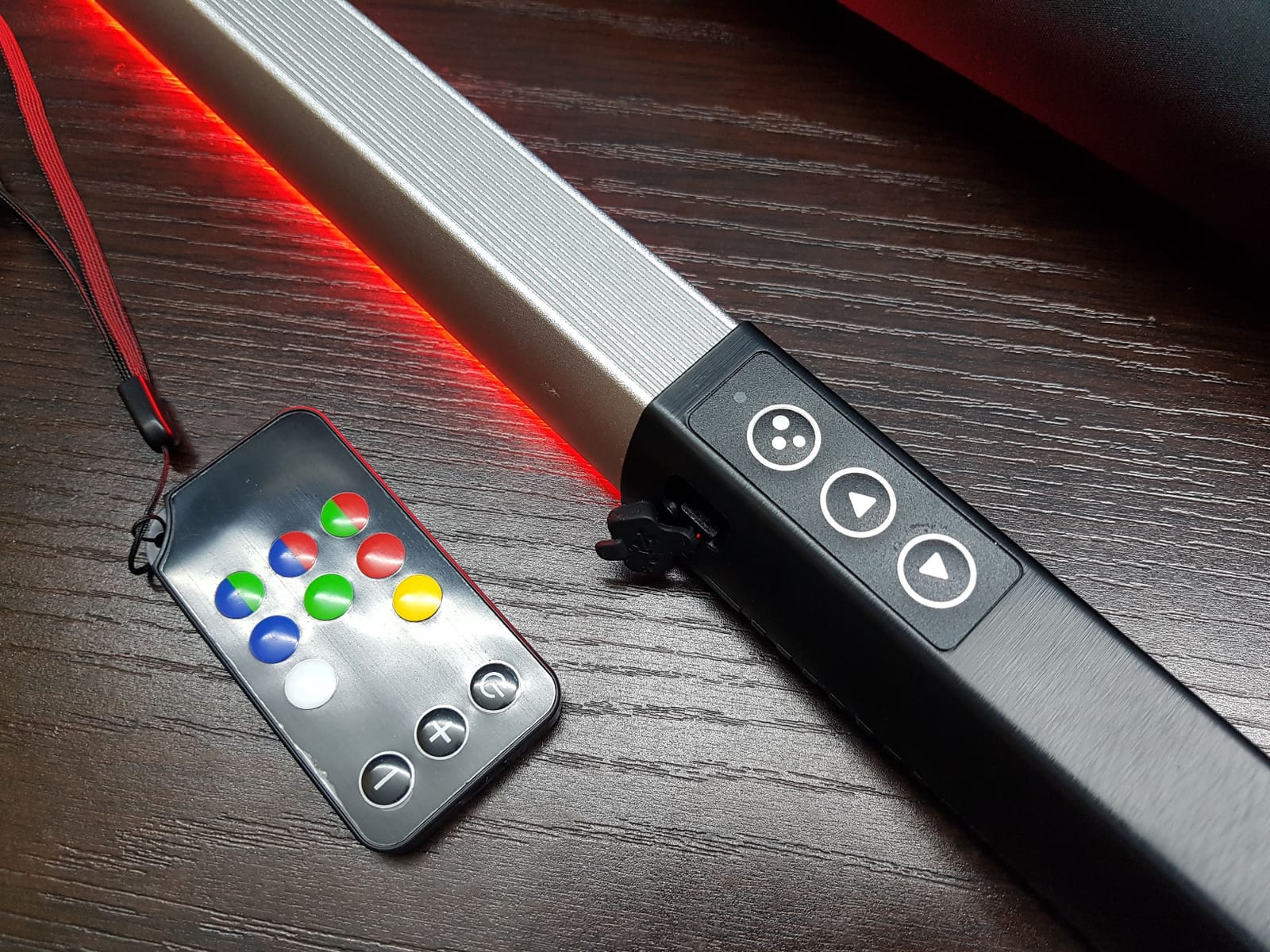 LUXCEO RGB LED Photography Lighting Portable Wand Handheld LED Video Light 1000 Lumens CRI 95+ USB Rechargeable with Remote Control, Carry Bag, Adjustable Color Temperature 3000K-6000K and 36 Colors customer photo 1