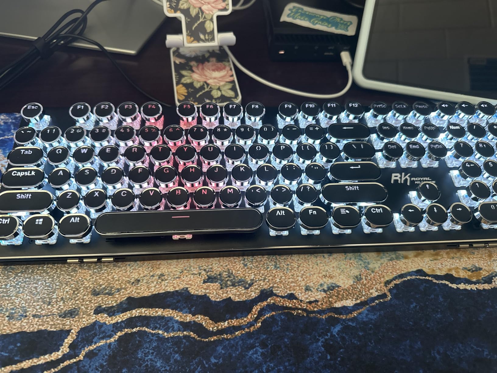 RK ROYAL KLUDGE S108 Typewriter Keyboard, Retro Mechanical Gaming Keyboard Wired 108 Keys with RGB Backlit Sidelight, Detachable Wrist Rest, Round Keycaps Blue Switches - Black customer photo 2