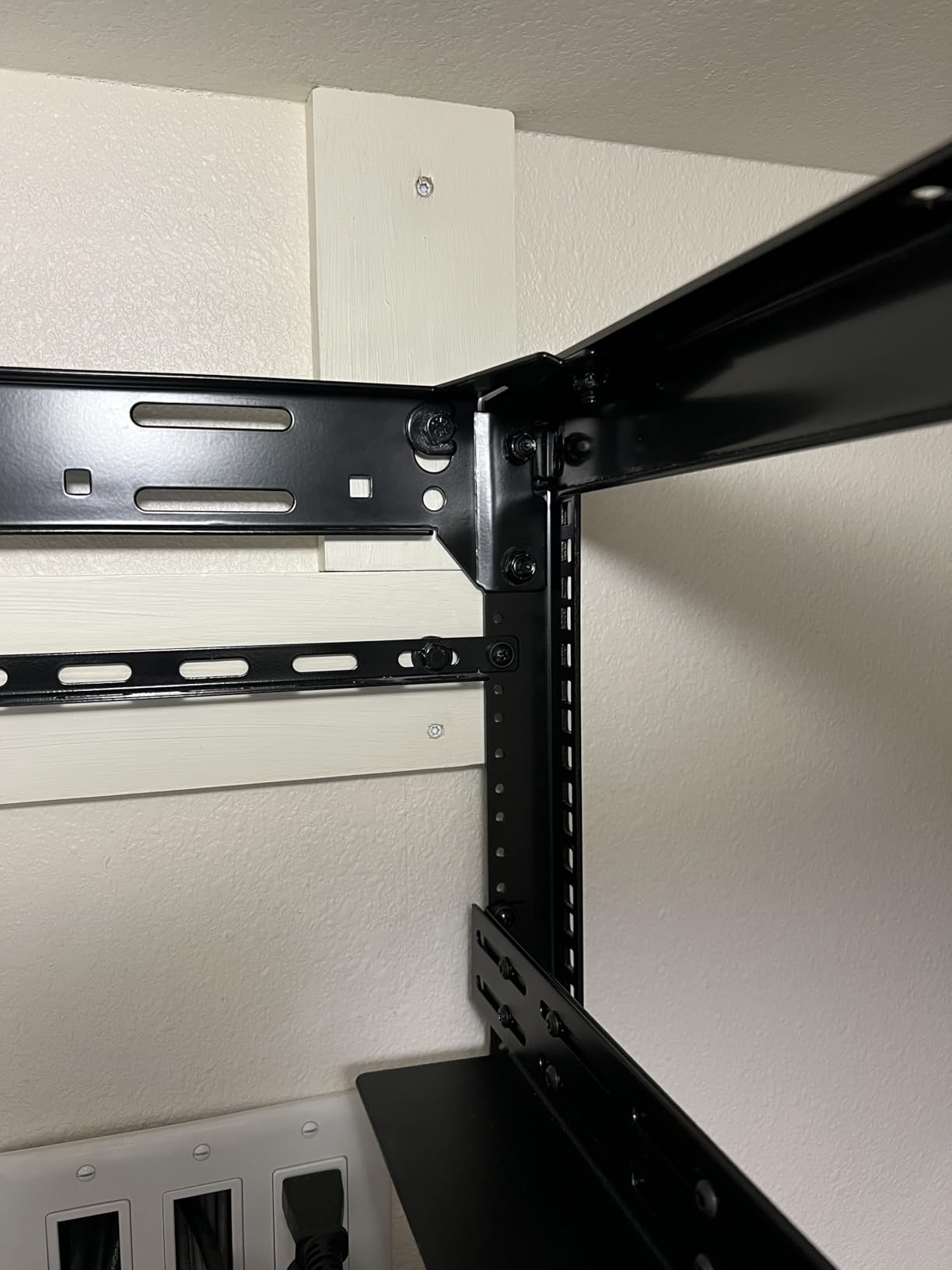 ECHOGEAR 20U Open Frame Rack w/Optimal Air Flow, DIY Assembly, 20.4” Depth customer photo 1