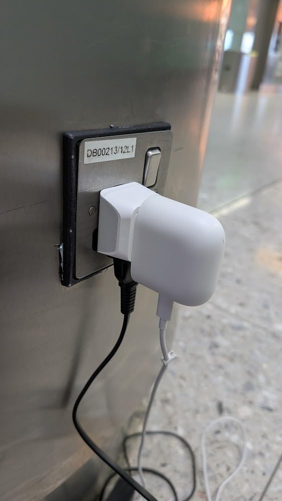 Ceptics 45W Universal Travel Adapter w/ 3 USB-A, 2 USB-C & Universal Input customer photo 2