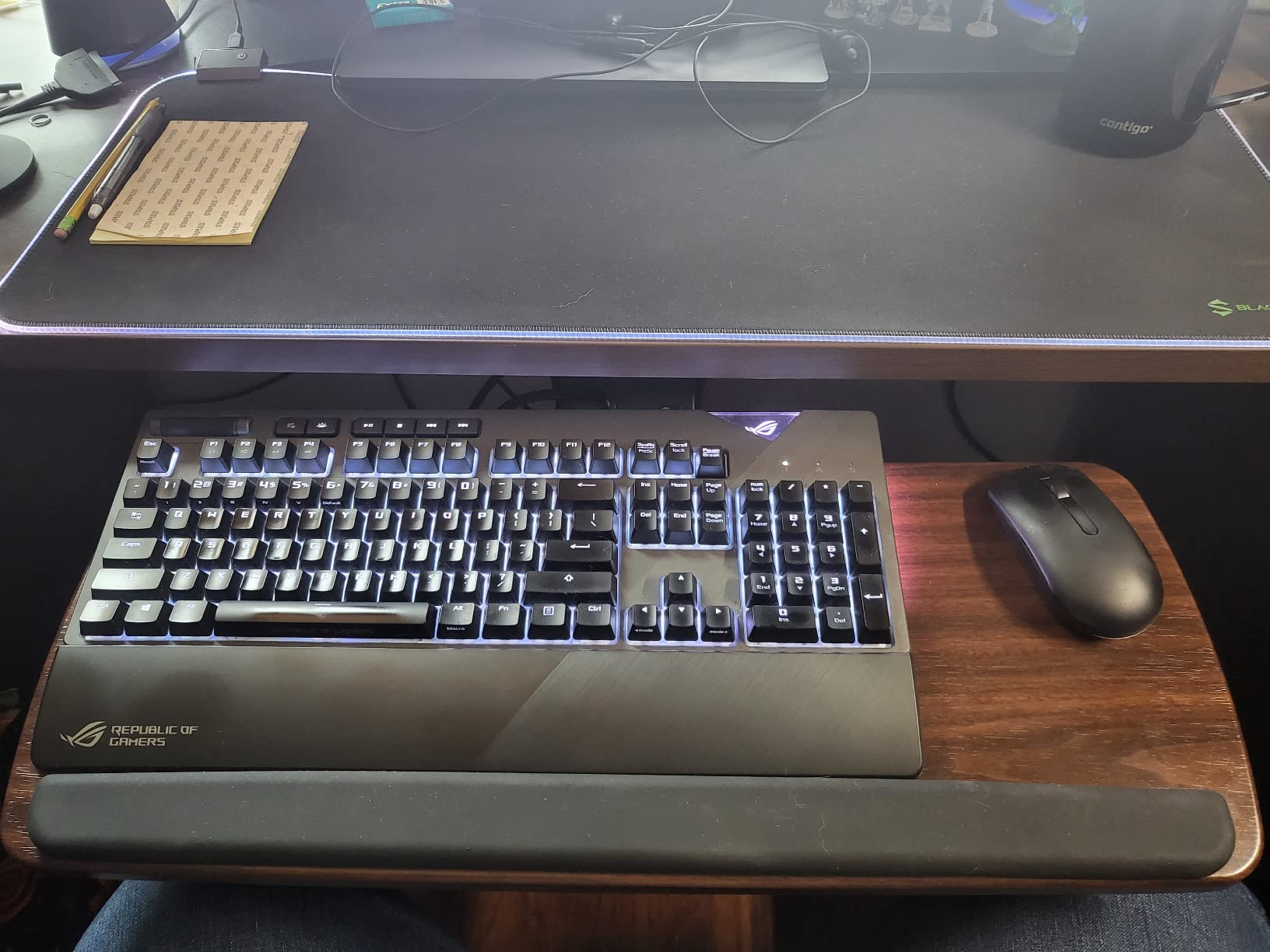 HUANUO Under Desk Keyboard Tray, 360 Degree Adjustable Mouse Platform customer photo 2