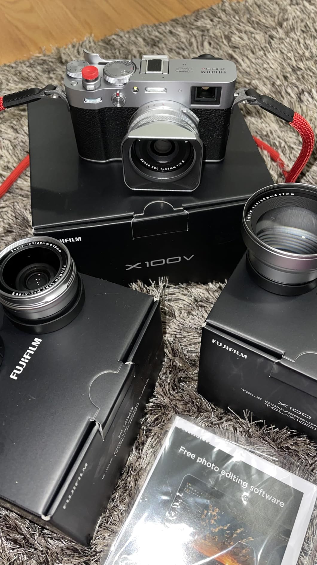 Fujifilm X100V Digital Camera - Silver customer photo 1
