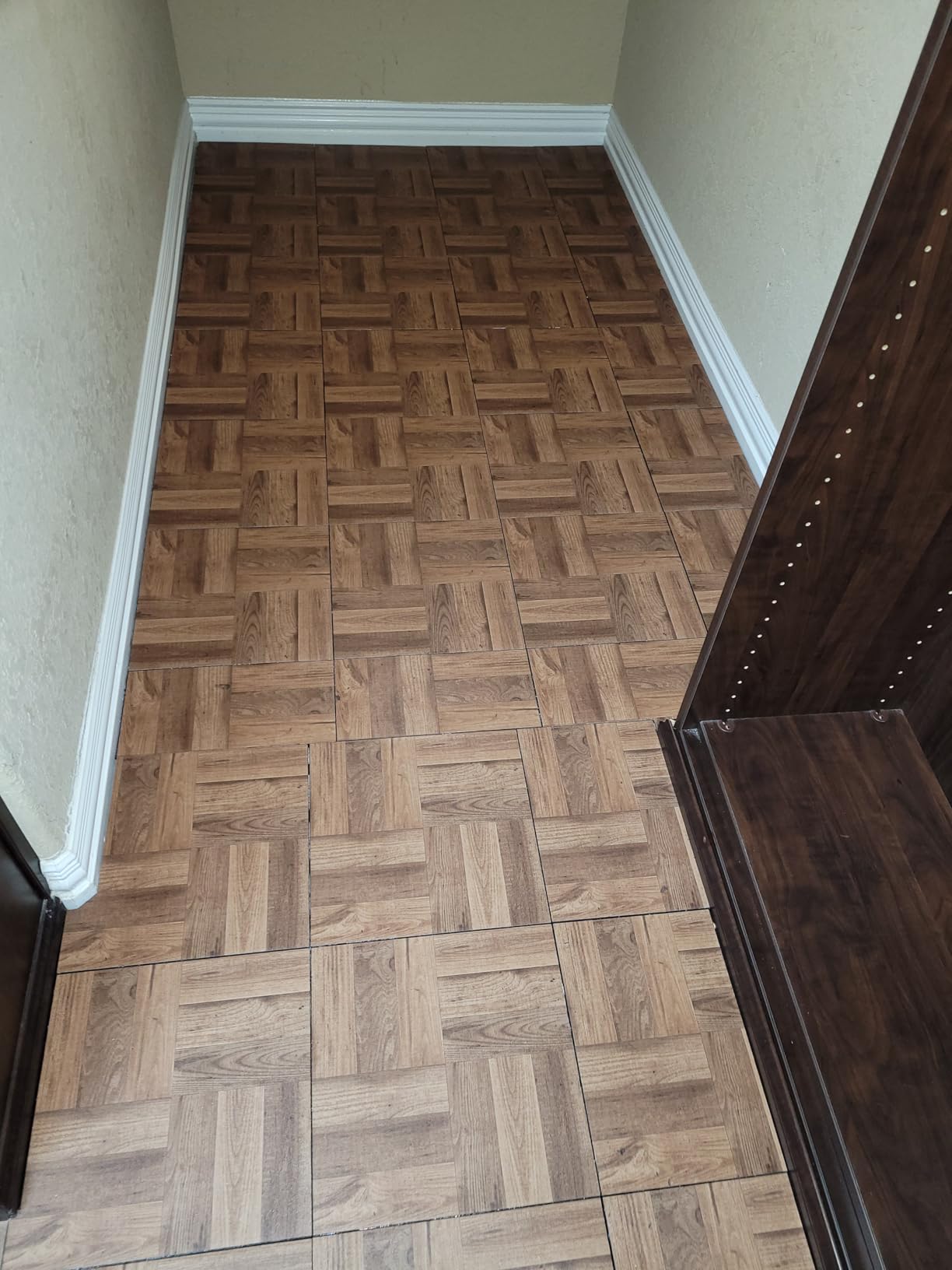 SnapLock Portable Dance Floor Kit, 3'x3', Oak Finish, 9 Sq Ft customer photo 1