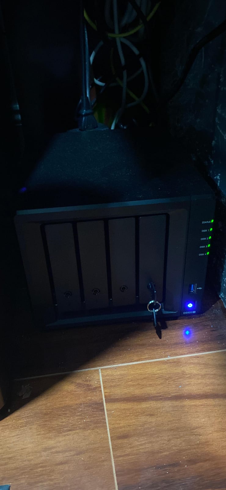Synology 4 bay NAS DiskStation DS920+ (Diskless), 4-bay; 4GB DDR4 customer photo 1