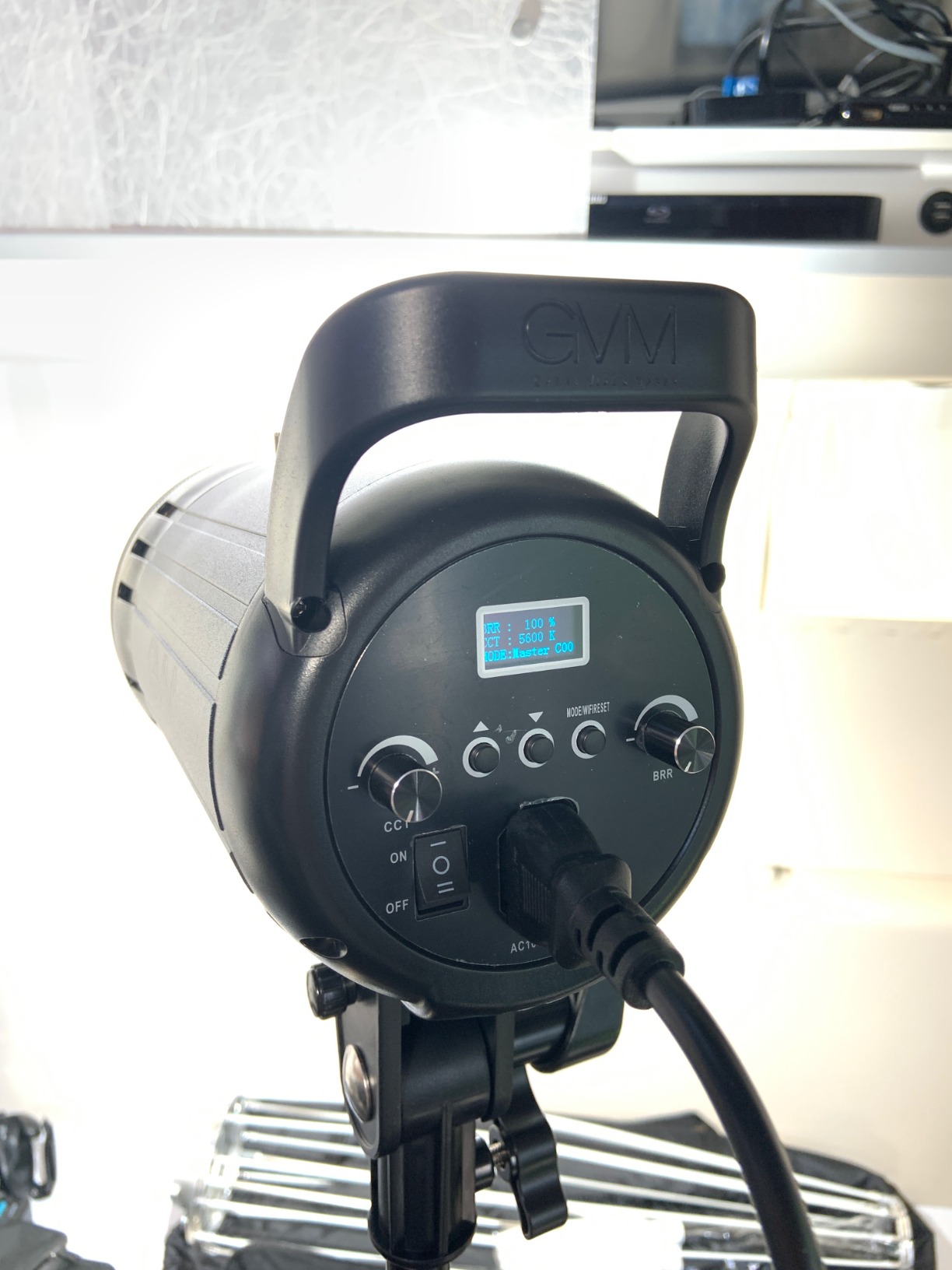 GVM 100W Bi-Color LED Video Light, Photography Lighting with Bowens Mount, APP Control System, Lantern Softbox Video Lighting Kit for YouTube Outdoor Studio, Dimmable 3200K-5600K, CRI 97+ customer photo 1