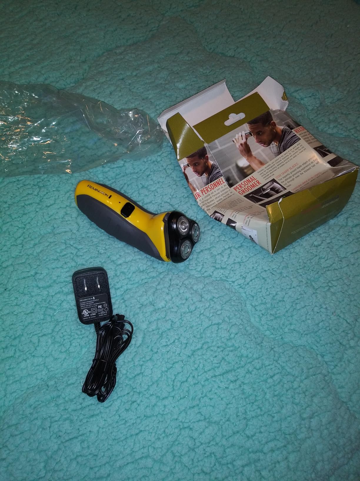 Remington Indestructible Rotary Shaver 5100, Electric Razor, Yellow customer photo 2